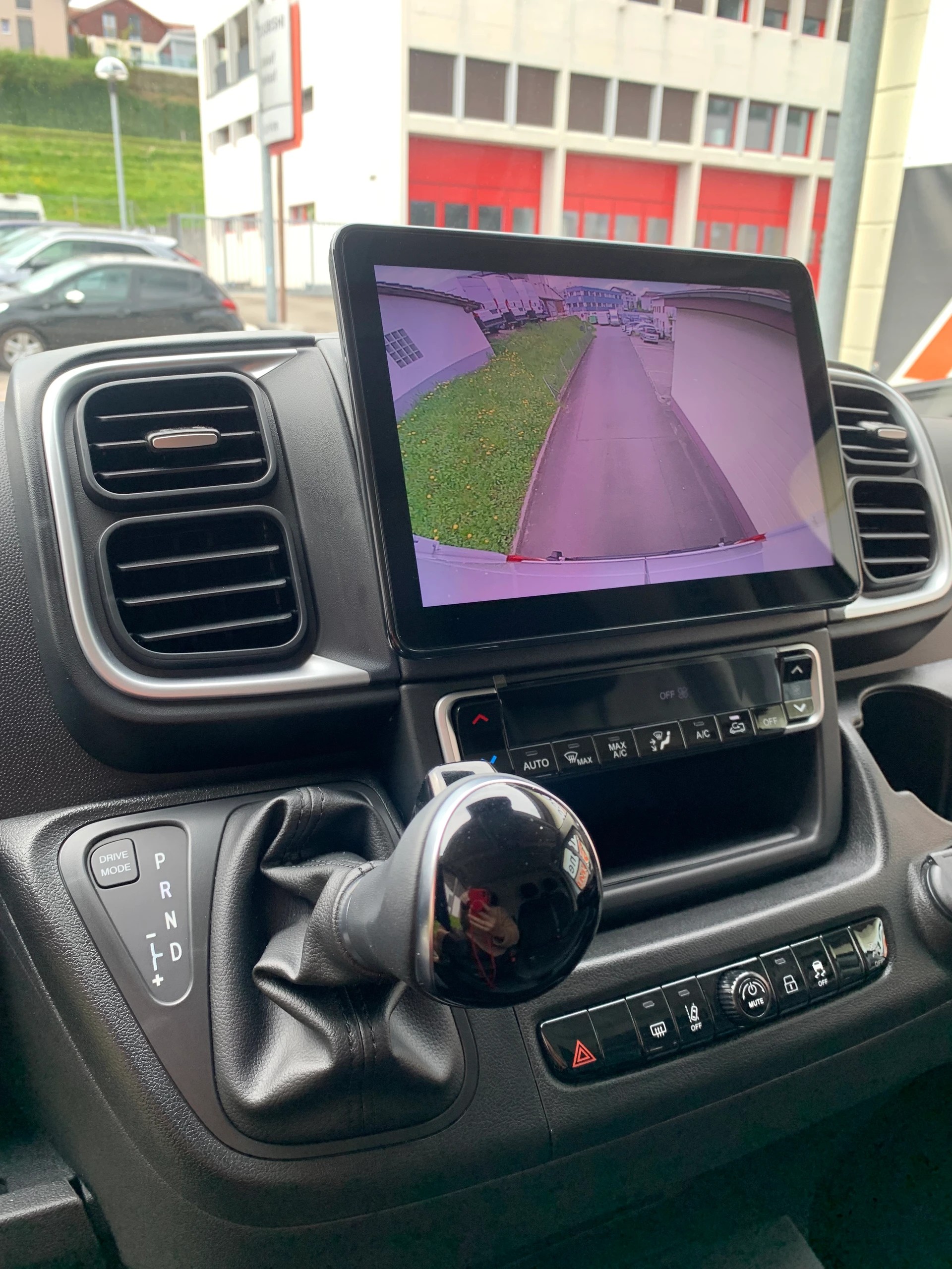 PEUGEOT BOXER 2.2HDi 335 L2H2 EAT8-image-5