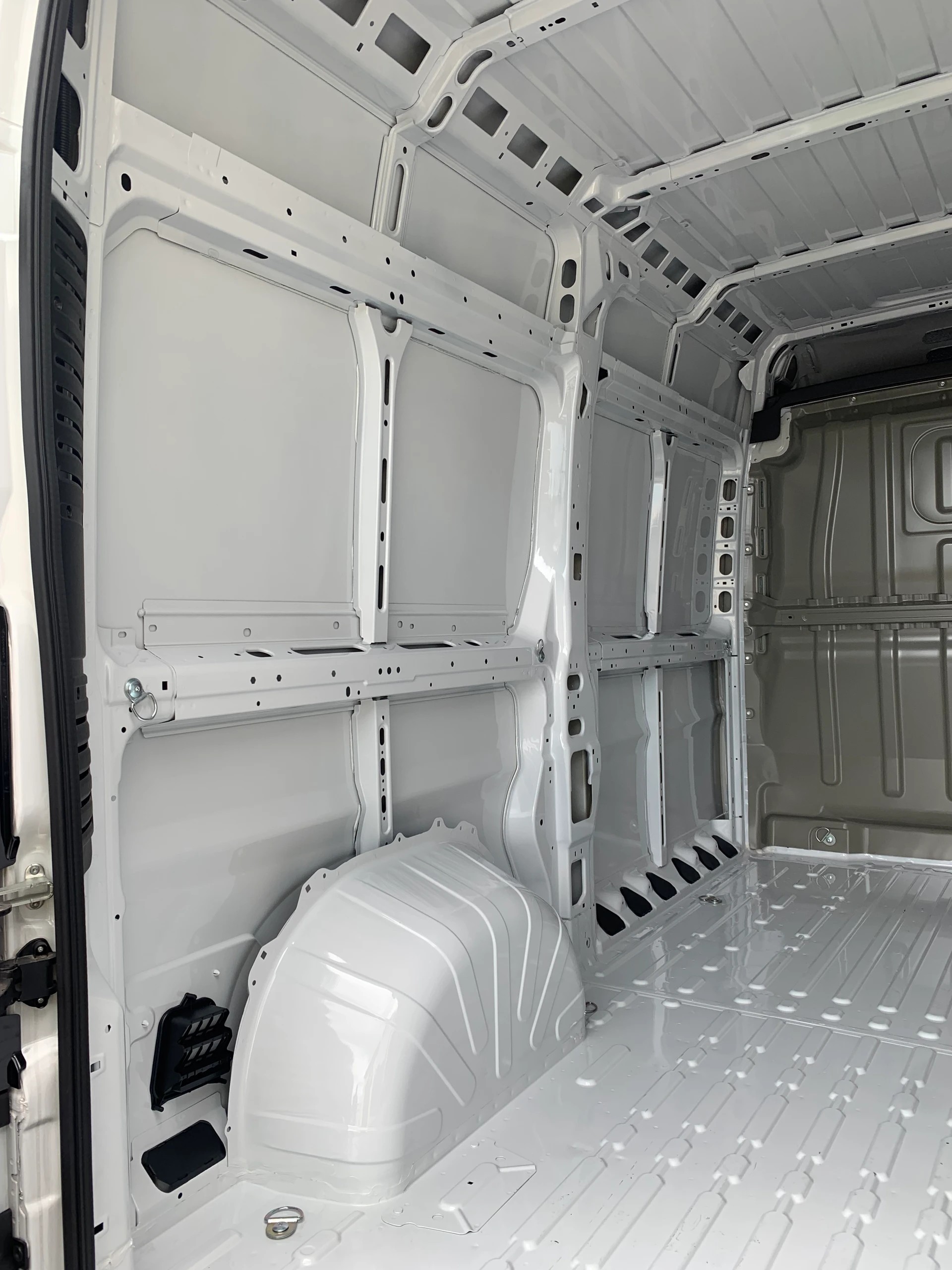 PEUGEOT BOXER 2.2HDi 335 L2H2 EAT8-image-10