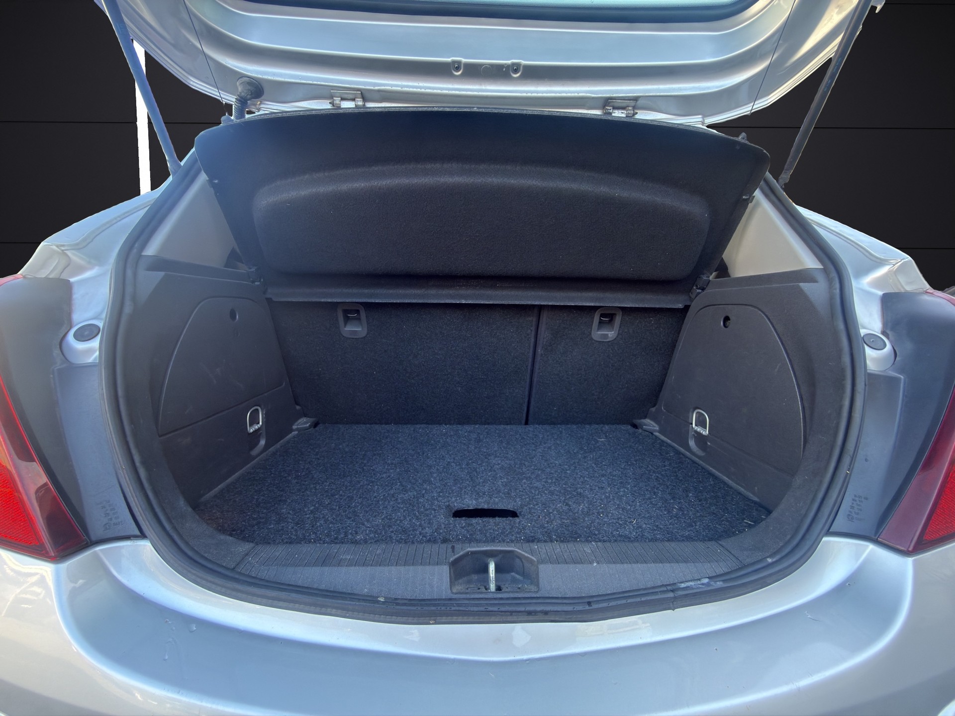 OPEL Corsa 1.4 TP Anniversary-image-8