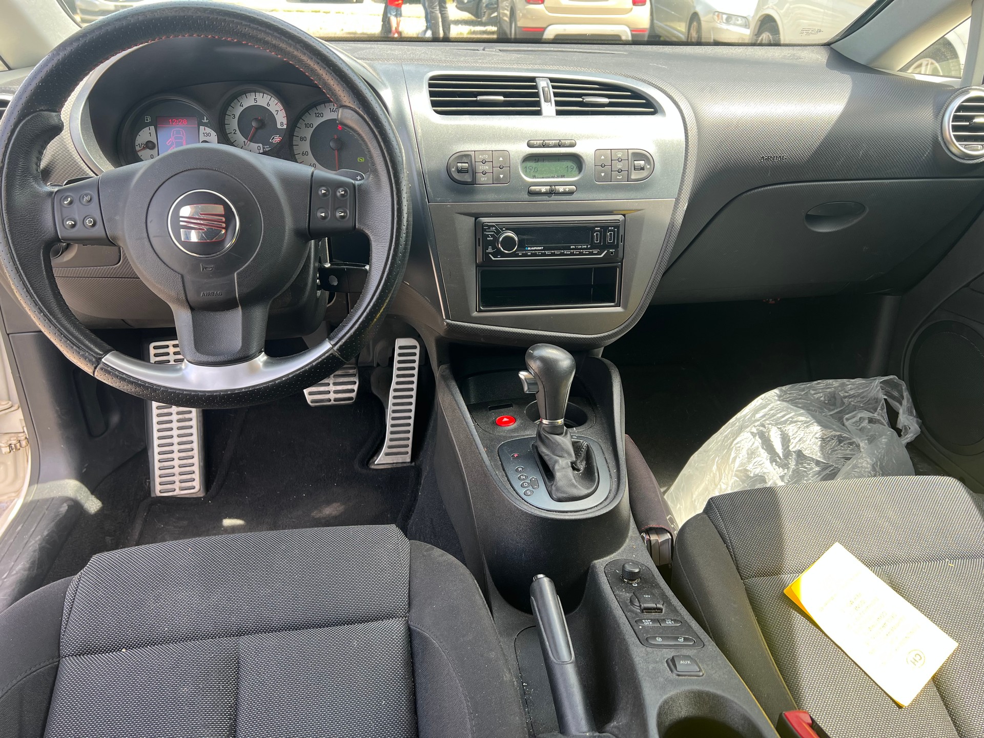 SEAT Leon 2.0 TSI FR-image-6