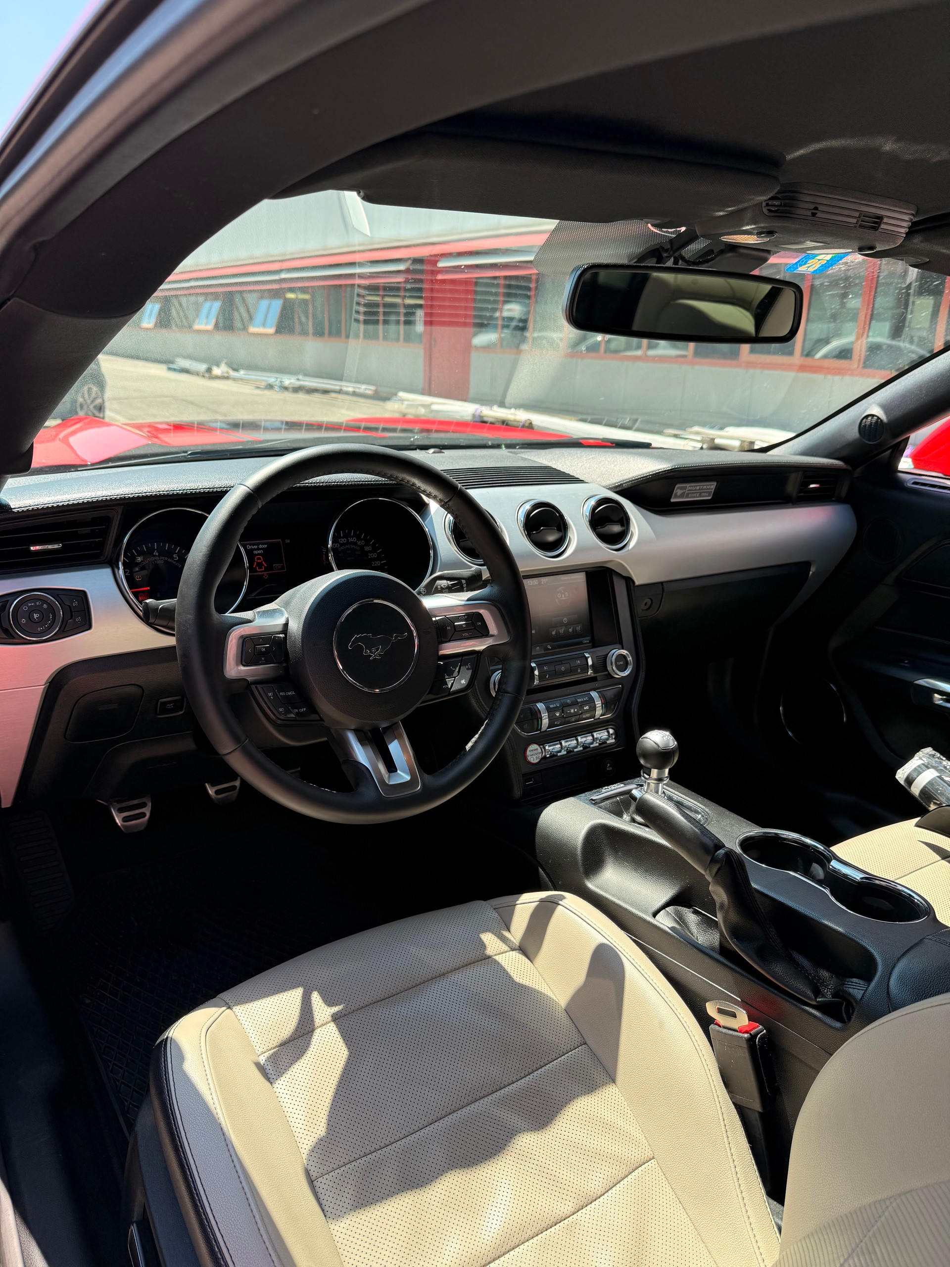 FORD Mustang Fastback 2.3-image-5