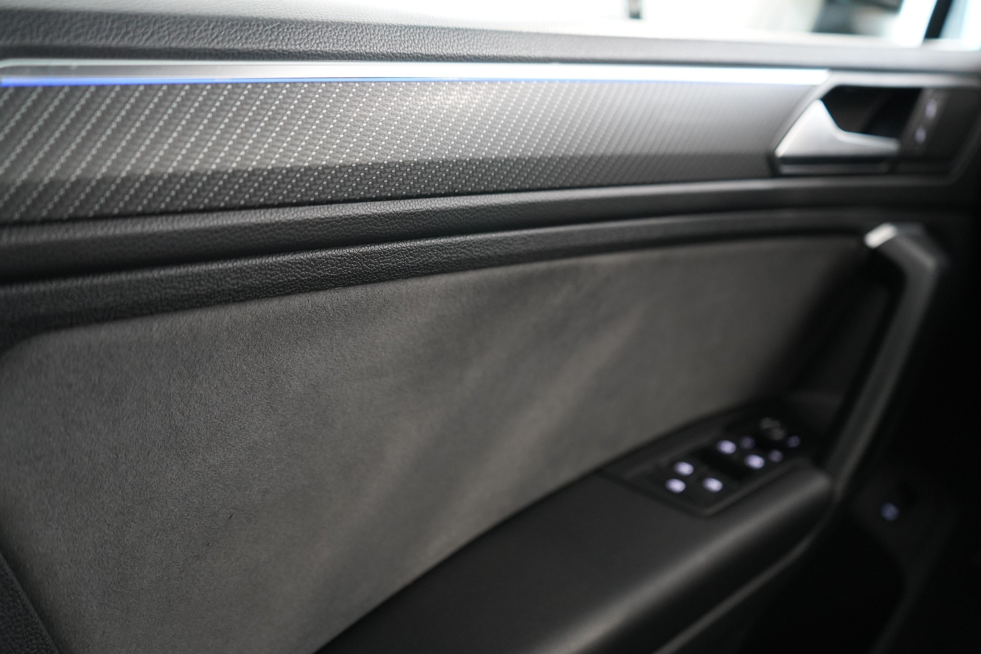 VW Tiguan 2.0 TSI R DSG-image-18