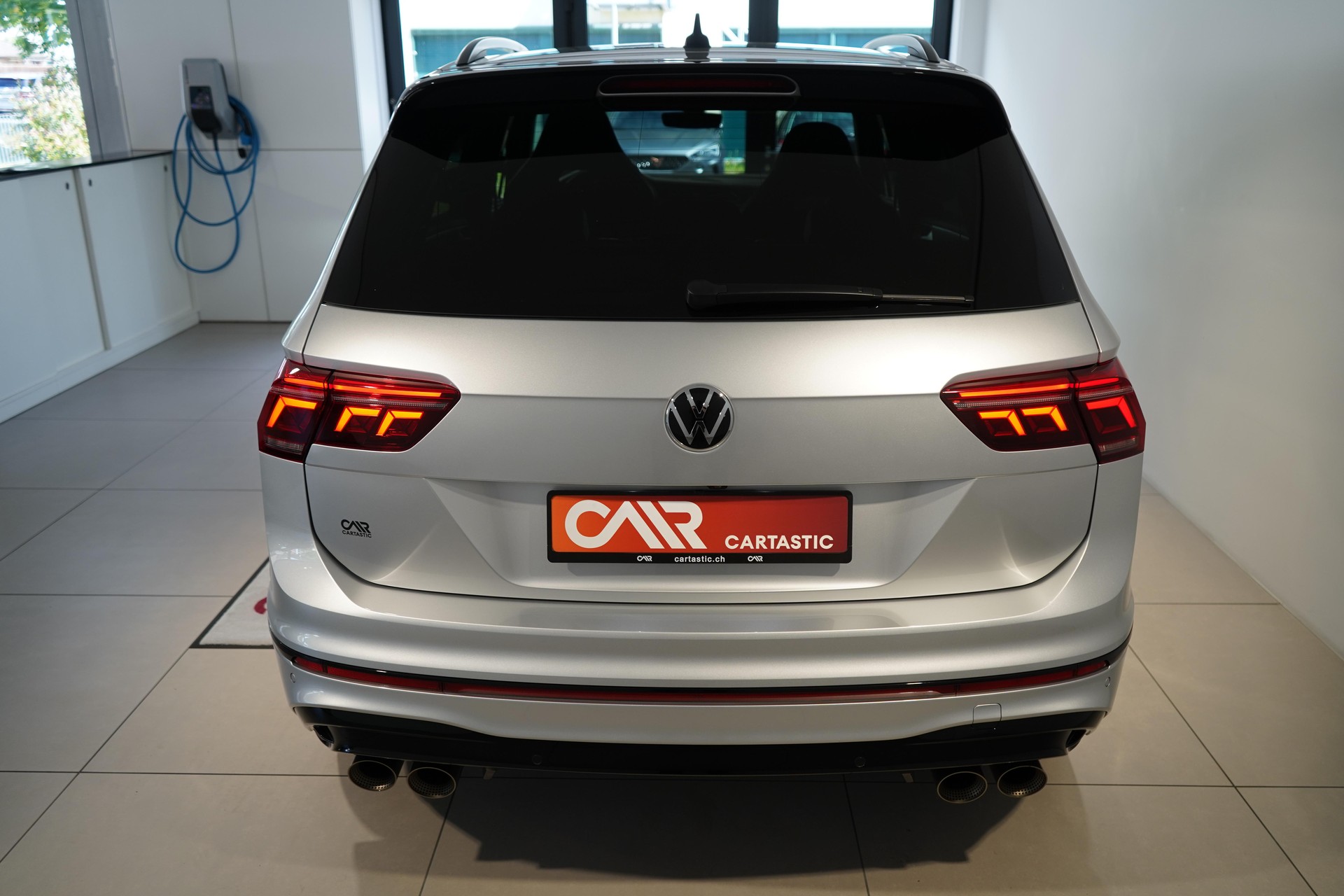 VW Tiguan 2.0 TSI R DSG-showroom-element-3