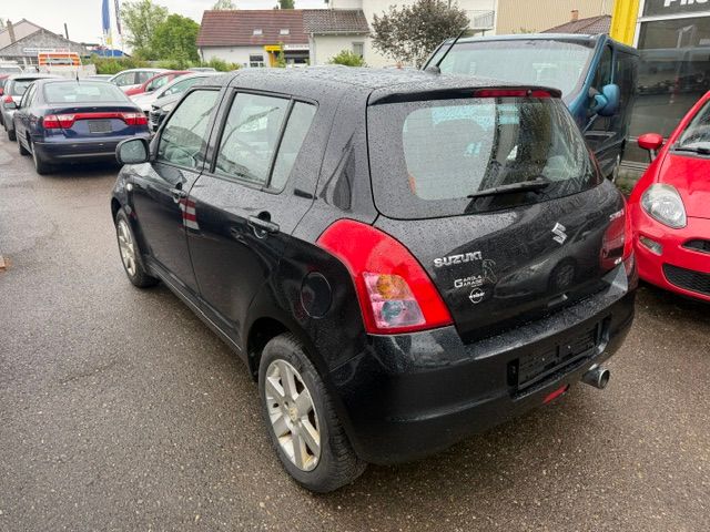 SUZUKI Swift 1.3i 16V GL Top 4x4-image-3