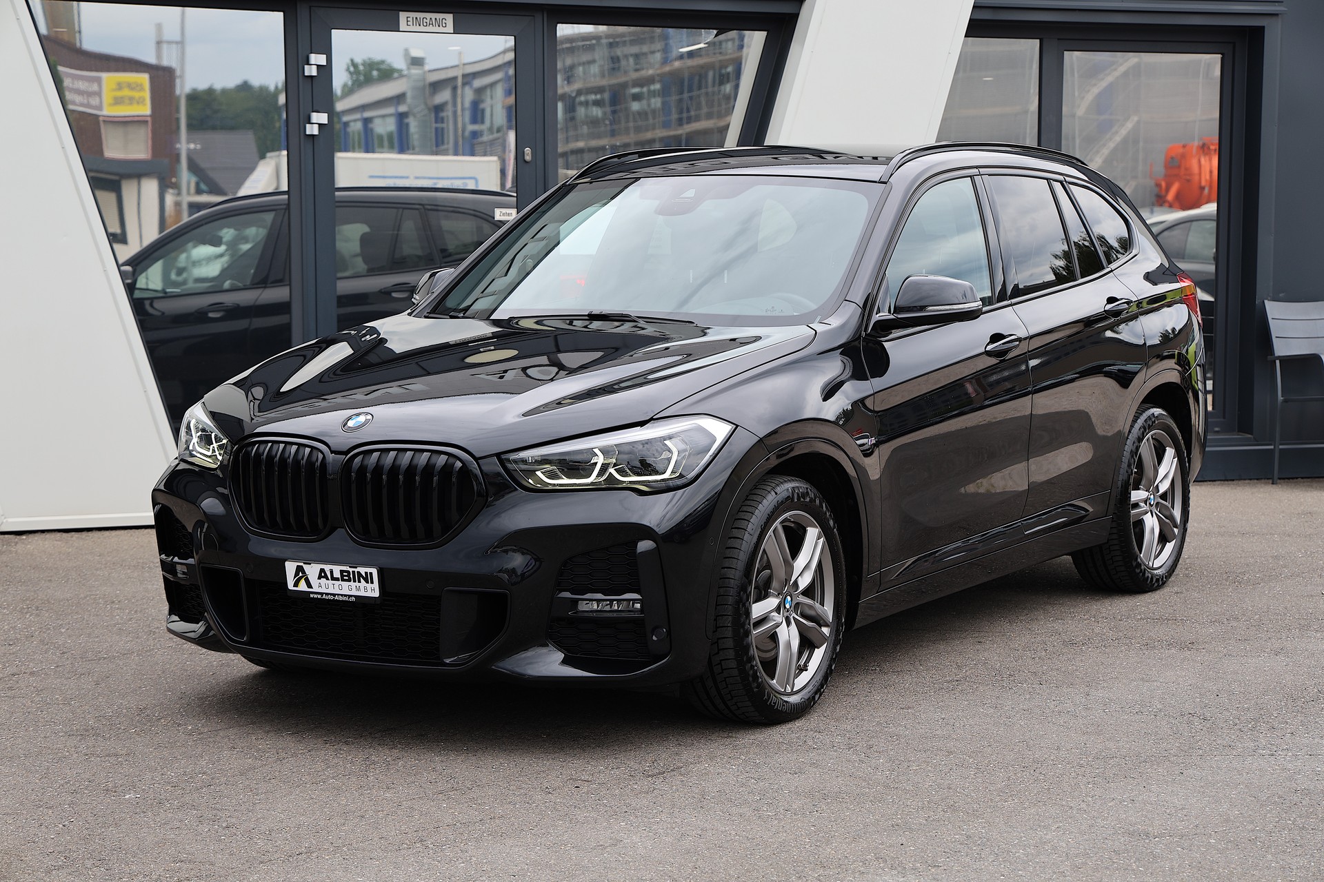 BMW X1 xDrive 25d M Sport Steptronic-showroom-element-1