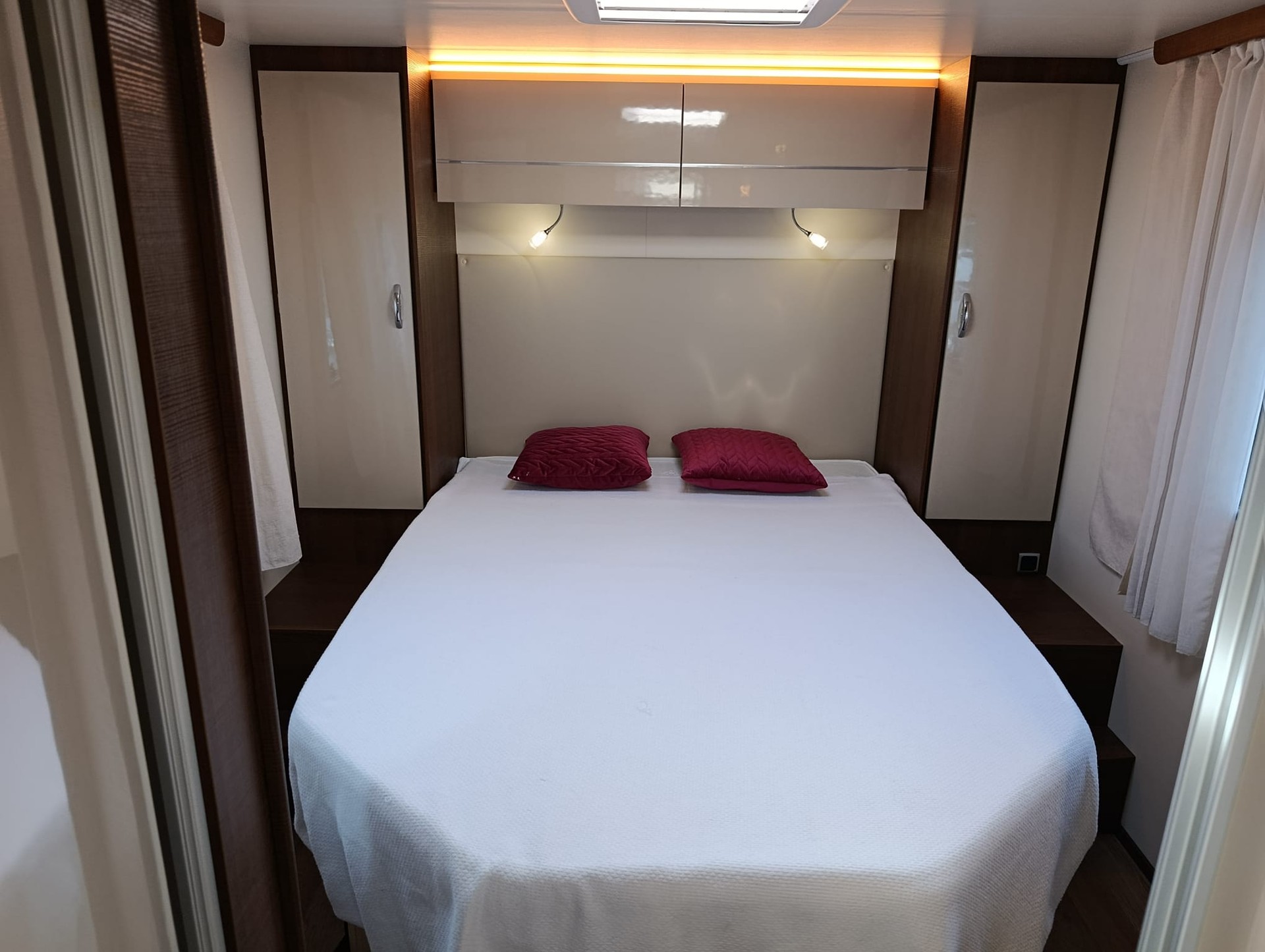 XGO 250*** Ihr Traum vom Wohnmobil jetzt zu einem unschlagbaren Preis-Leistungs-Verhältnis***** Königsbett und Hubbett***-showroom-element-3