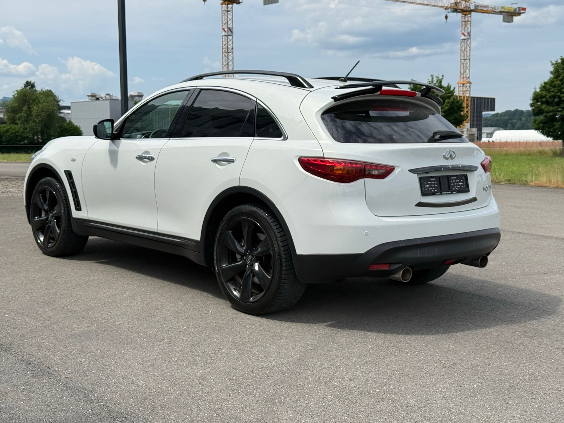INFINITI QX70 3.7 Ultimate AWD Automatic-image-6