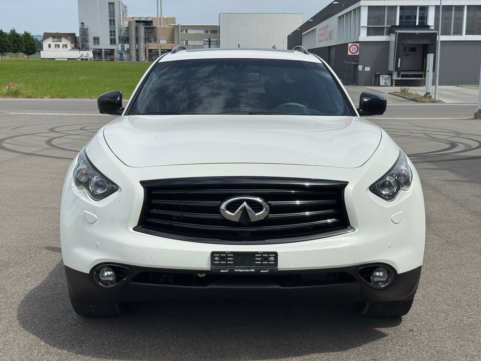 INFINITI QX70 3.7 Ultimate AWD Automatic-image-1