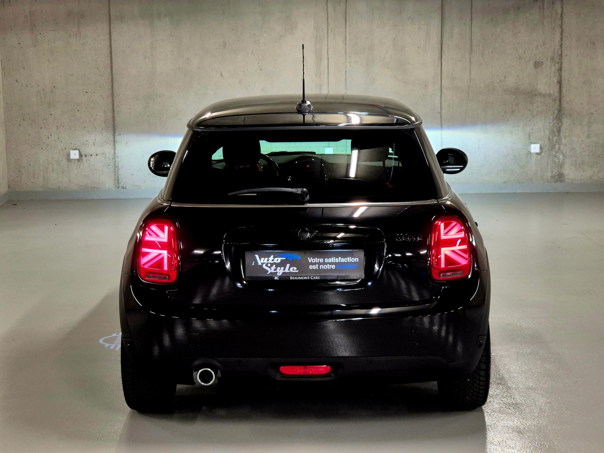 MINI Cooper Blackyard-image-6