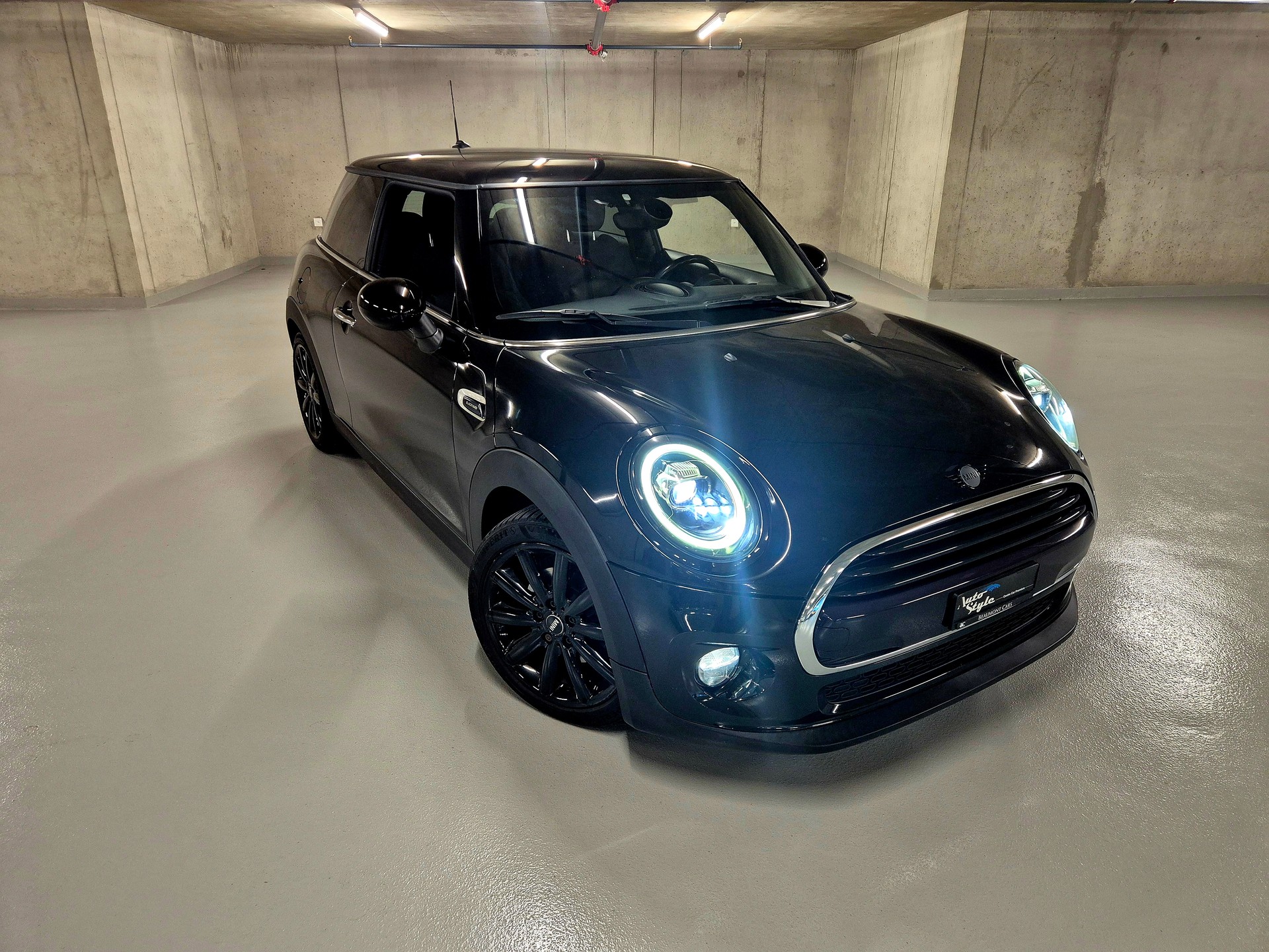 MINI Cooper Blackyard