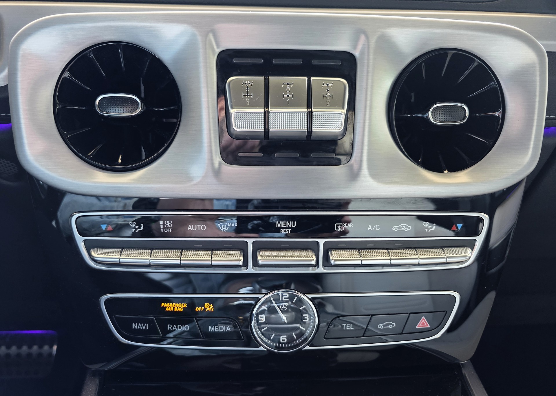 MERCEDES-BENZ G 400 d AMG Line 9G-Tronic-image-12