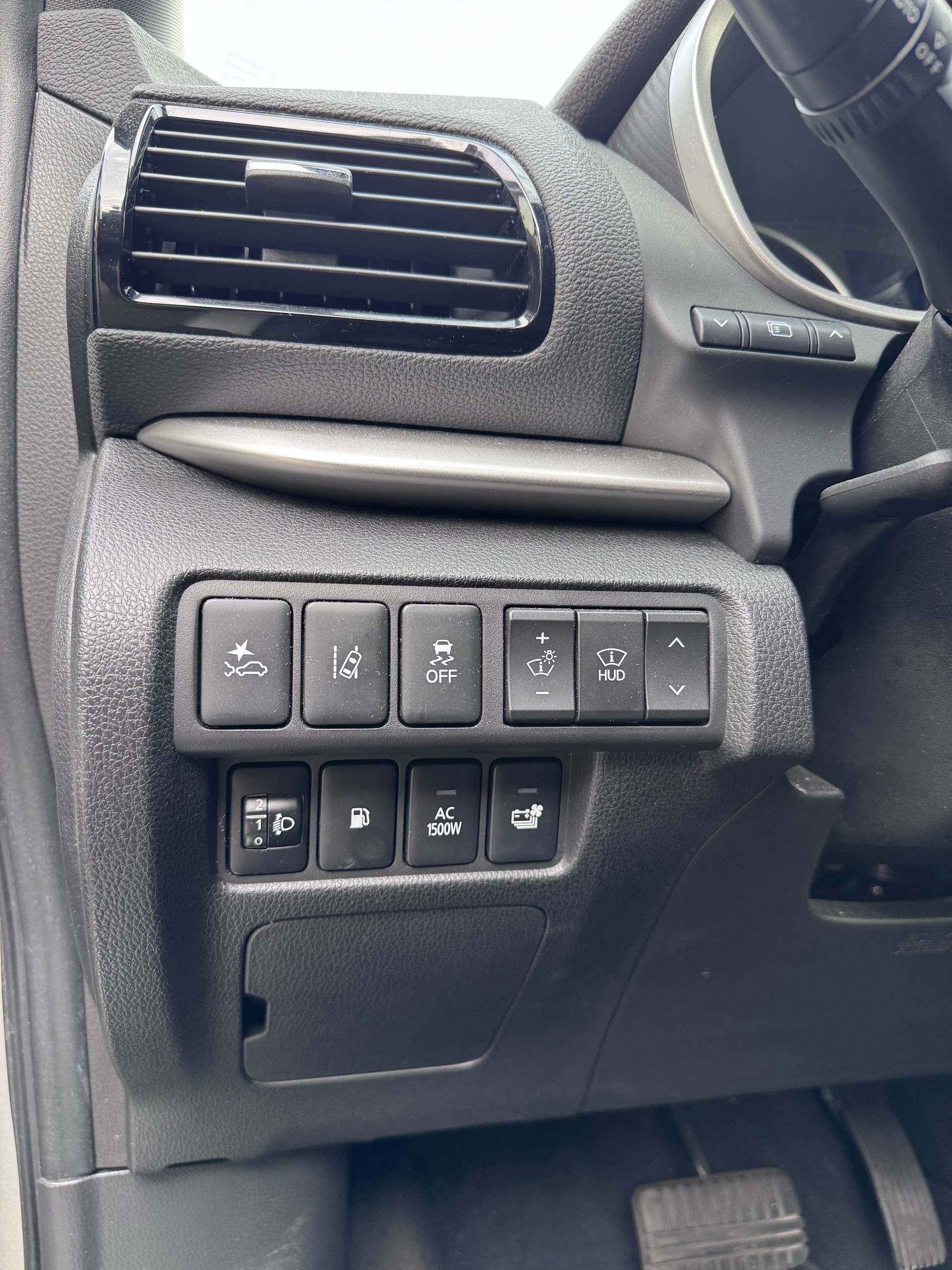 MITSUBISHI 2.4 PHEV Style 4x4-image-9
