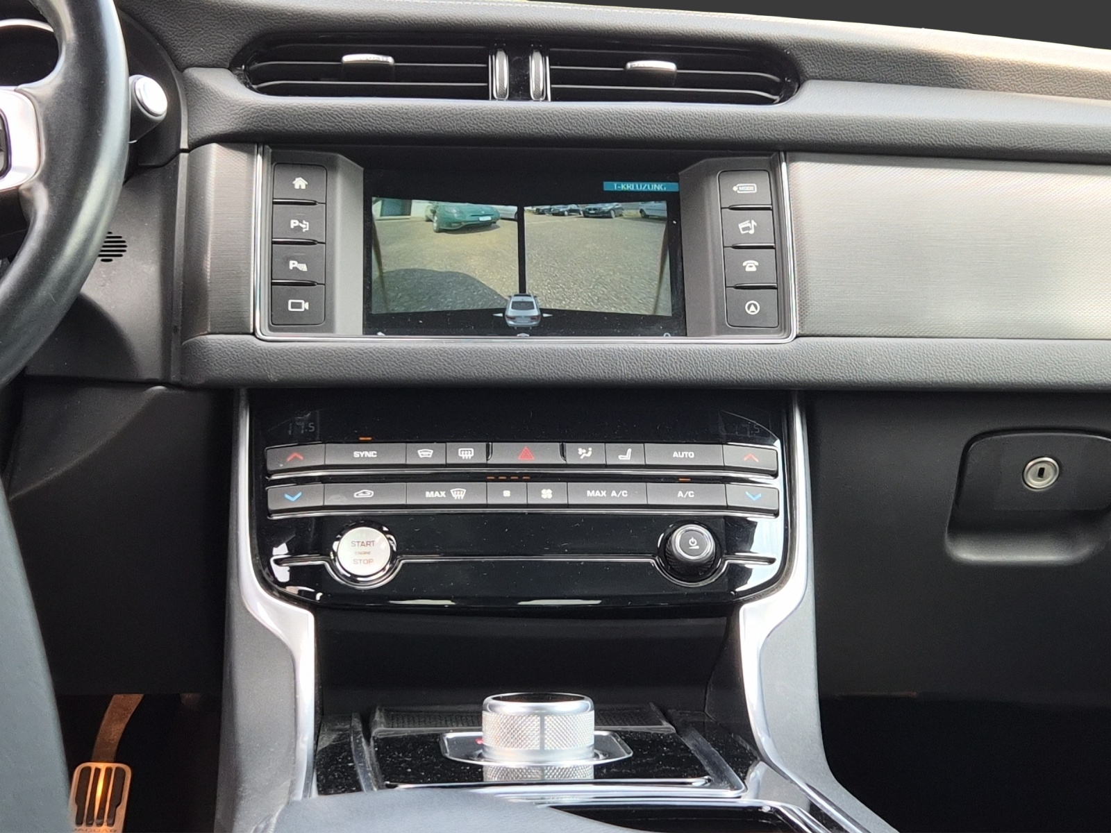 JAGUAR XF S Automatic-image-10