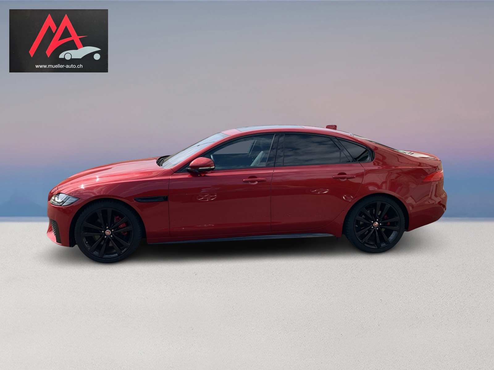 JAGUAR XF S Automatic-showroom-element-2