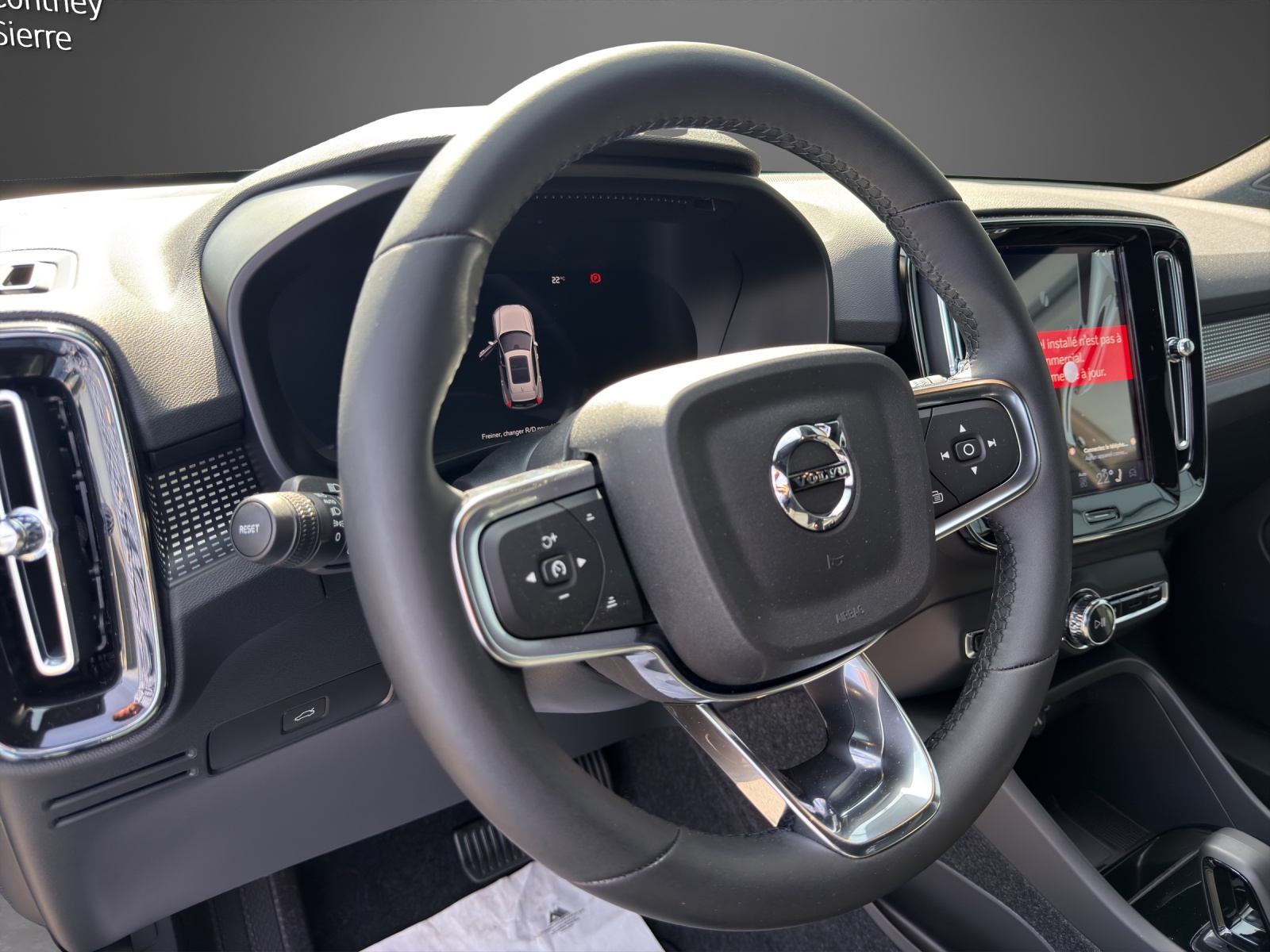 VOLVO EX40 82kWh Twin Motor Performance AWD Xcentric Black Edition-image-9