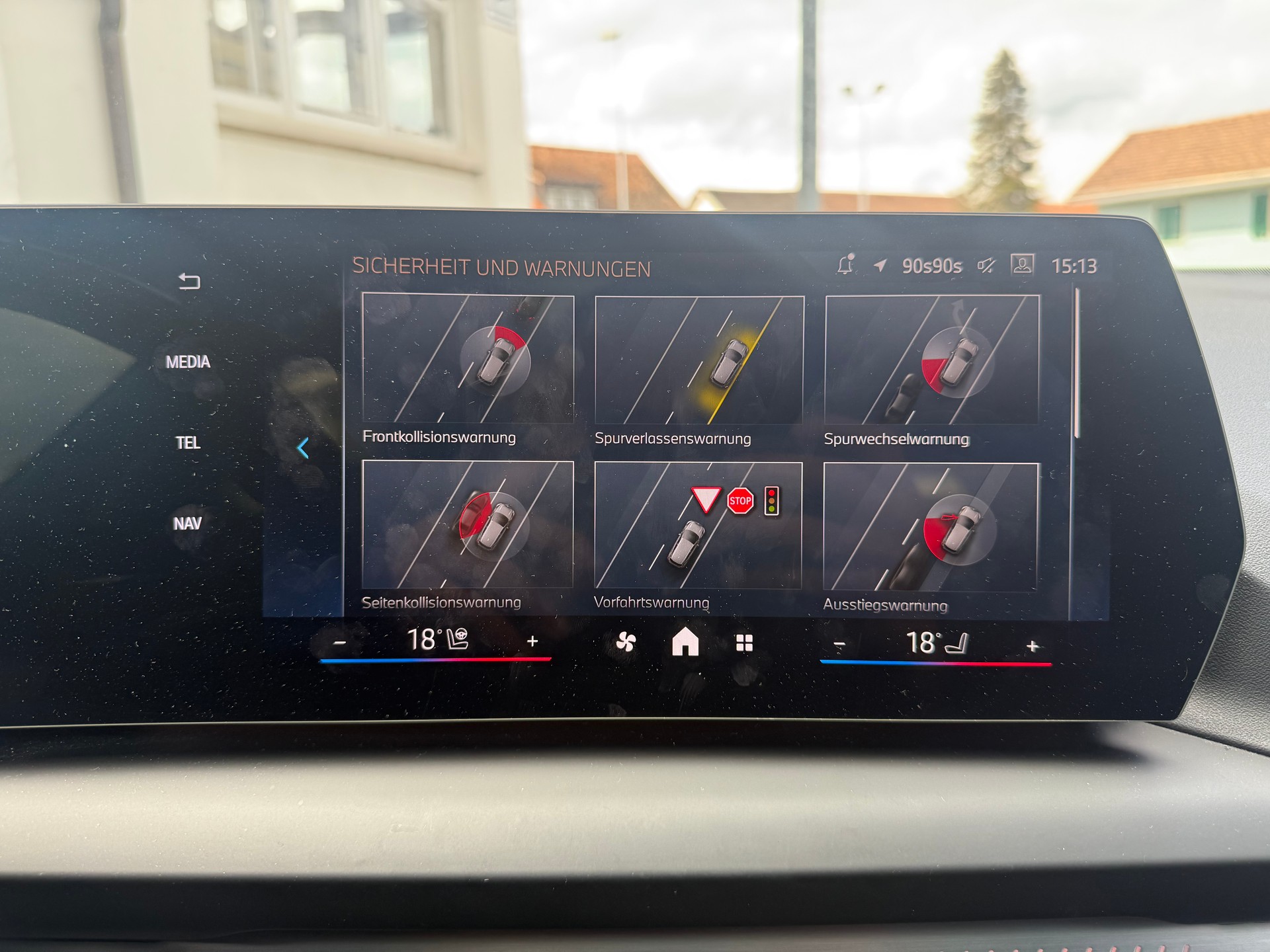 BMW 120i-image-17