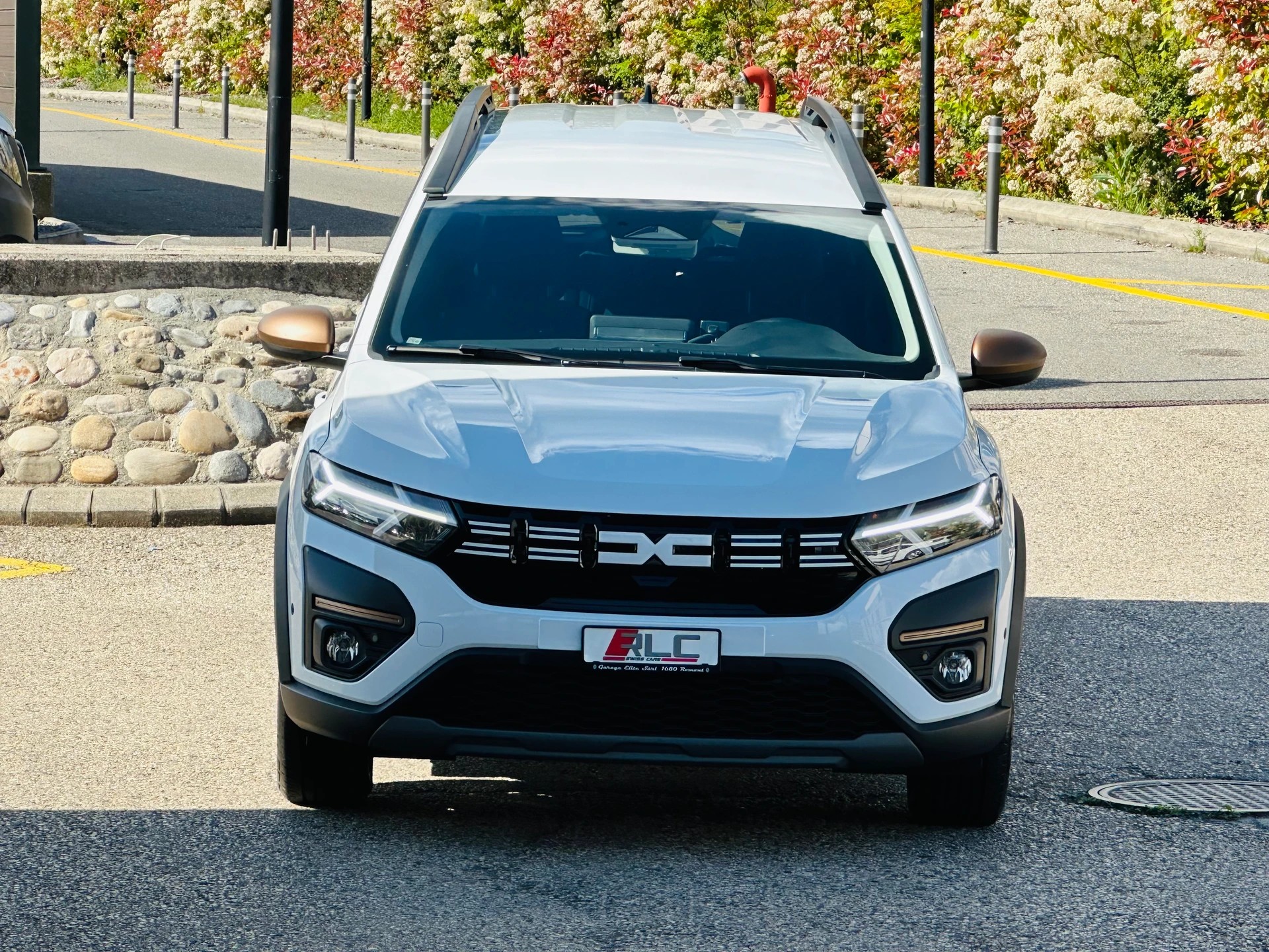 DACIA Jogger HEV 140 Extreme-showroom-element-1