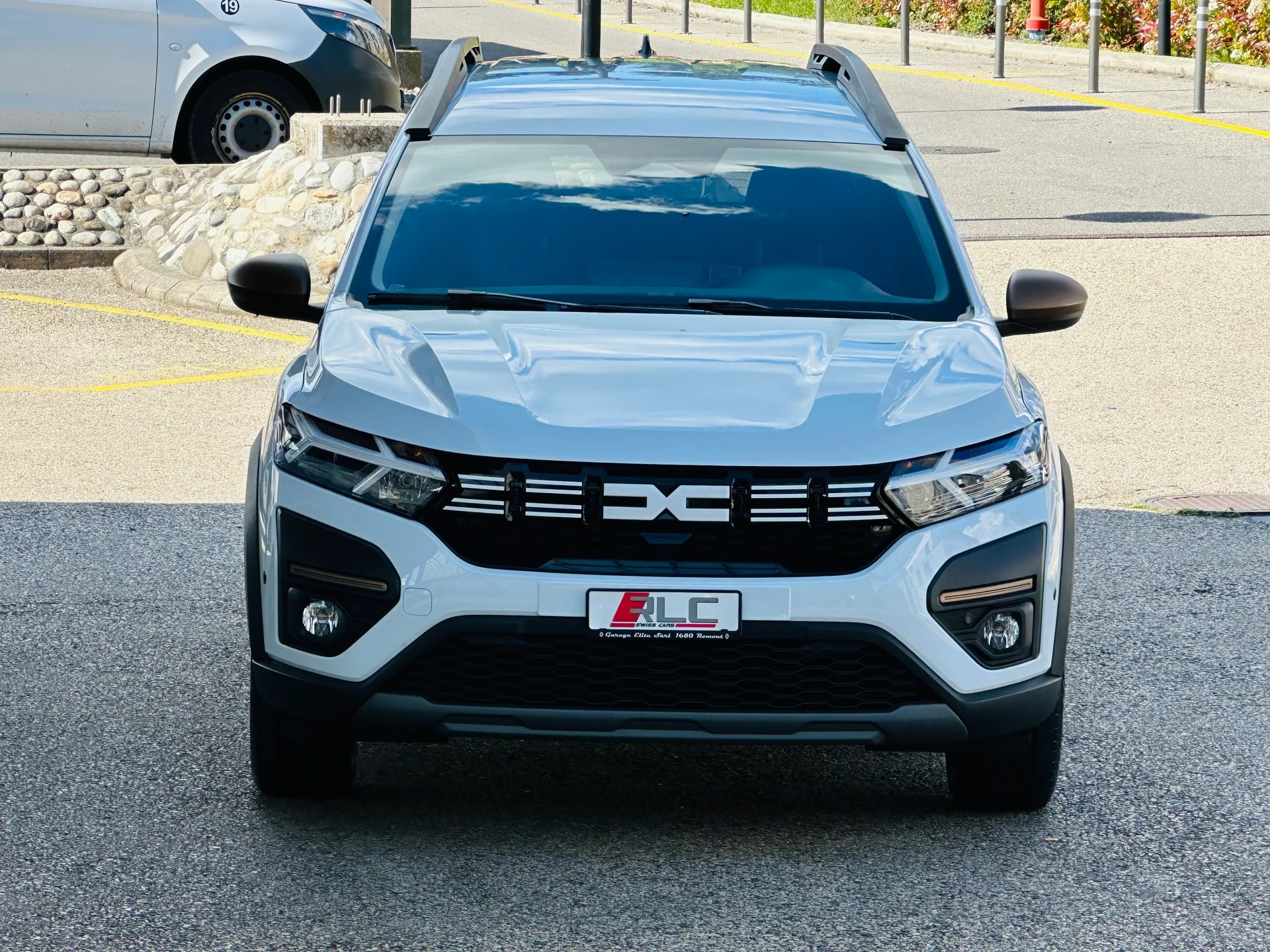 DACIA Jogger HEV 140 Extreme-showroom-element-2