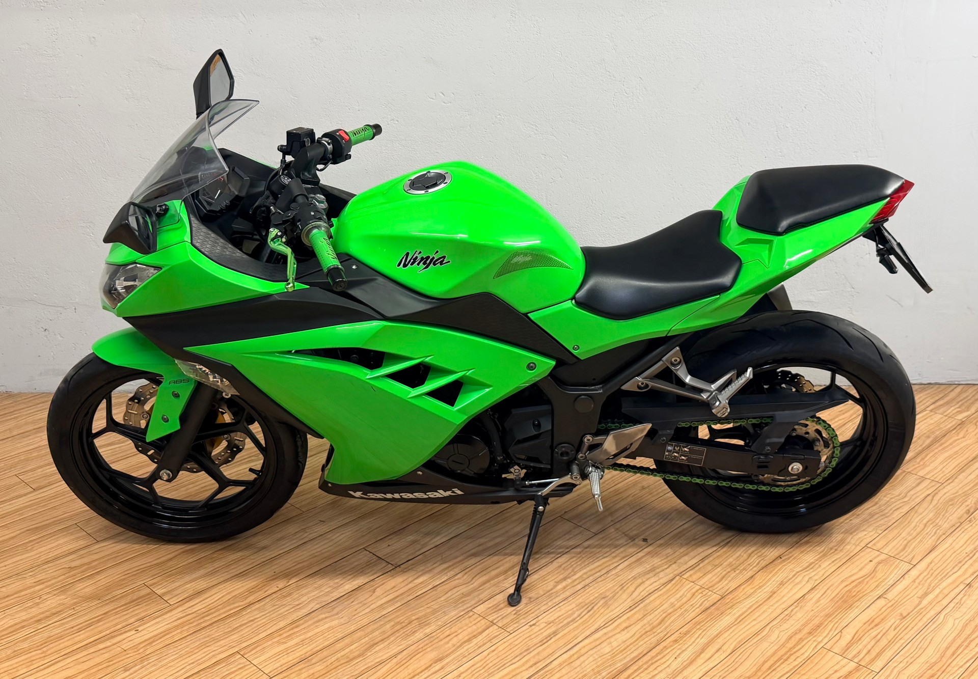 KAWASAKI Ninja 300 ABS-image-5