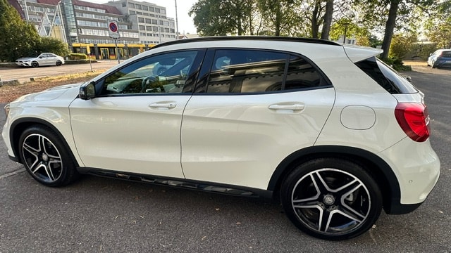 MERCEDES-BENZ GLA 200 d Style 4m-image-7