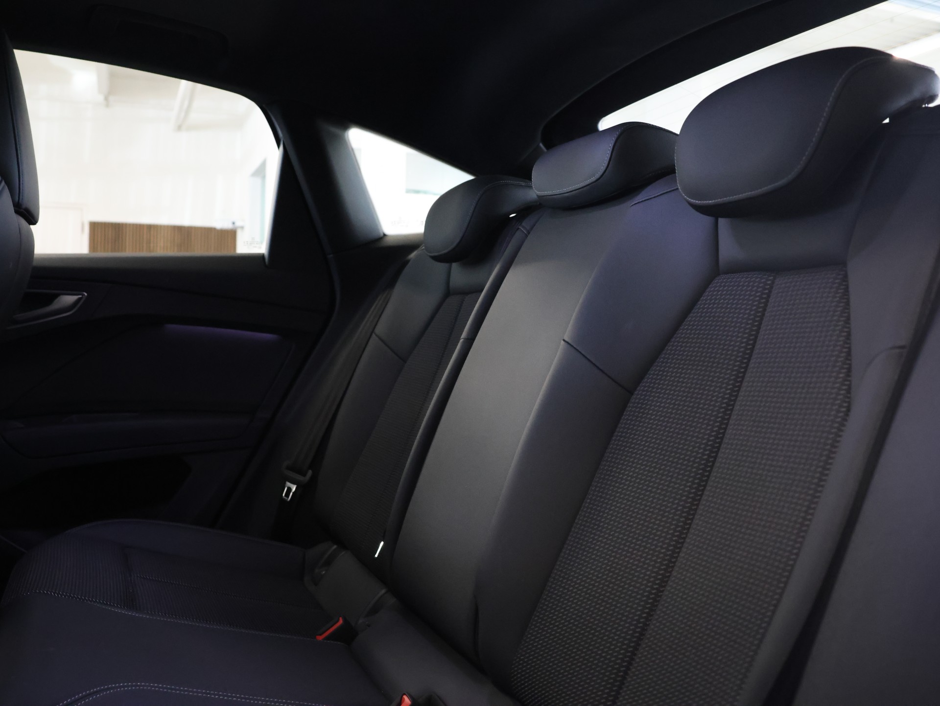 AUDI Q4 Sportback e-tron 45 quattro *Panoramadach* *360 Kamera* *Sonos*-image-29