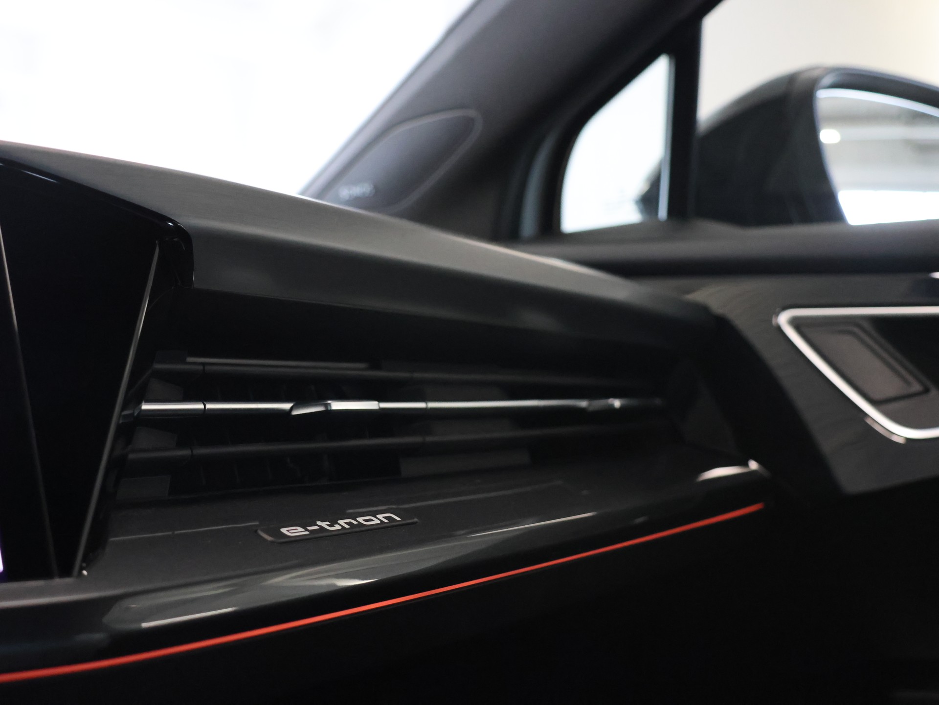 AUDI Q4 Sportback e-tron 45 quattro *Panoramadach* *360 Kamera* *Sonos*-image-27