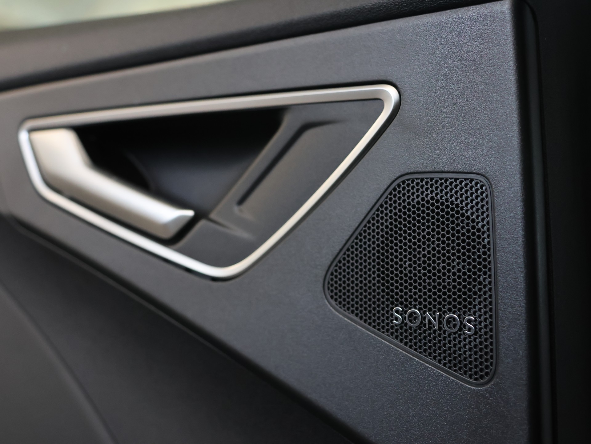 AUDI Q4 Sportback e-tron 45 quattro *Panoramadach* *360 Kamera* *Sonos*-image-32