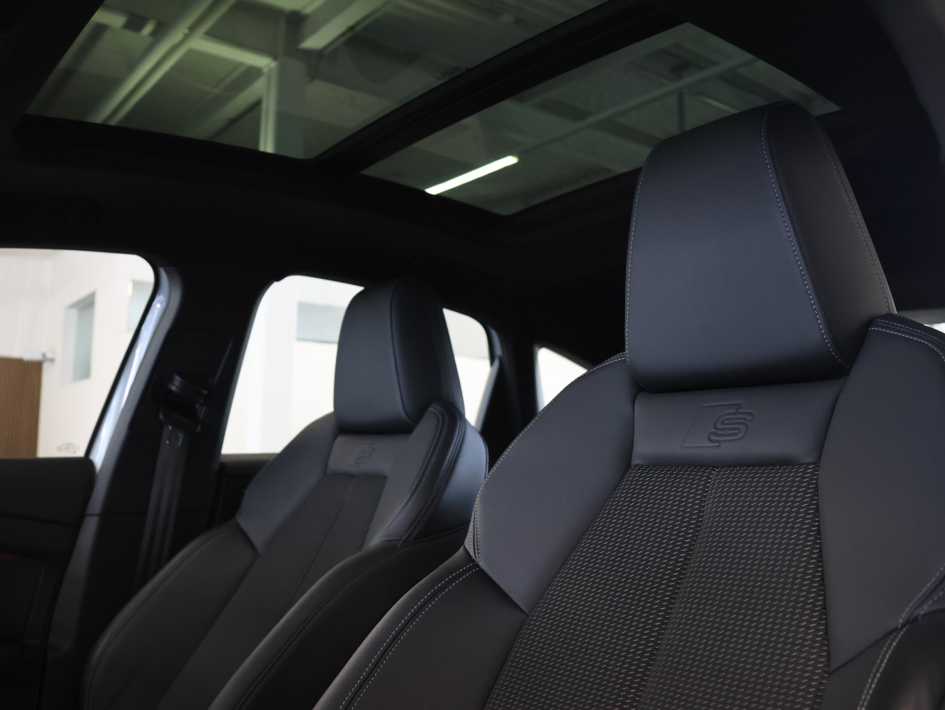 AUDI Q4 Sportback e-tron 45 quattro *Panoramadach* *360 Kamera* *Sonos*-image-13