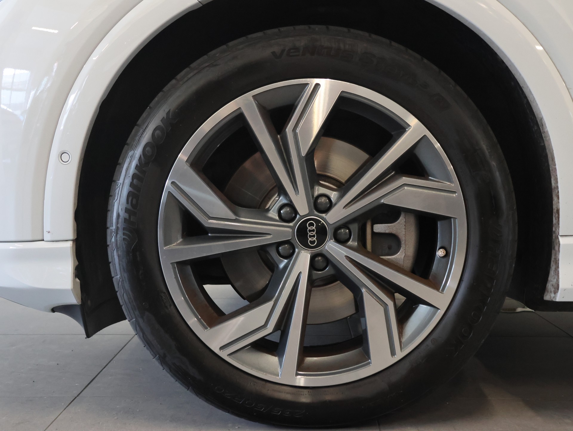 AUDI Q4 Sportback e-tron 45 quattro *Panoramadach* *360 Kamera* *Sonos*-image-5
