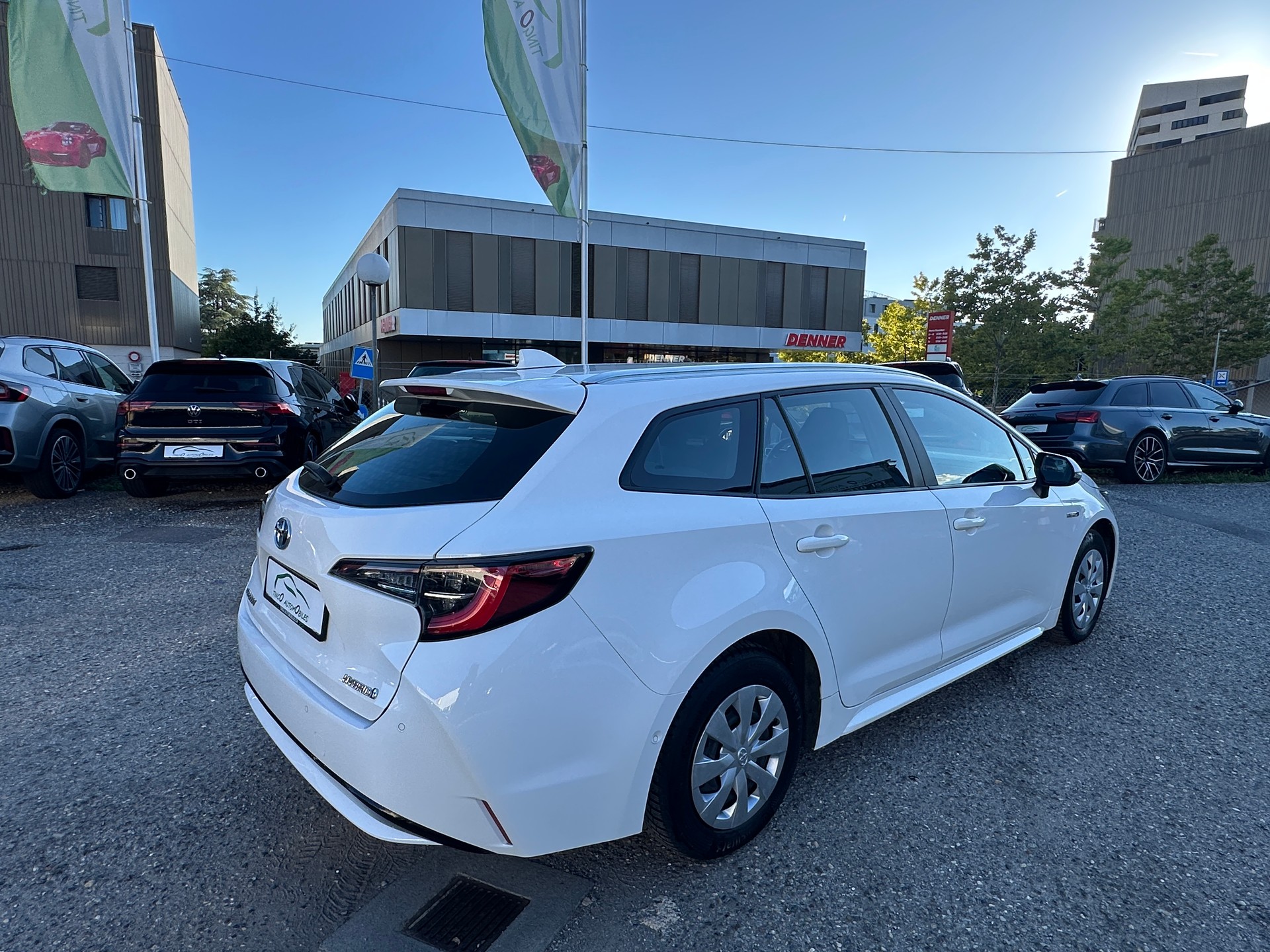 TOYOTA Corolla Touring Sports 1.8 HSD Comfort e-CVT-image-4