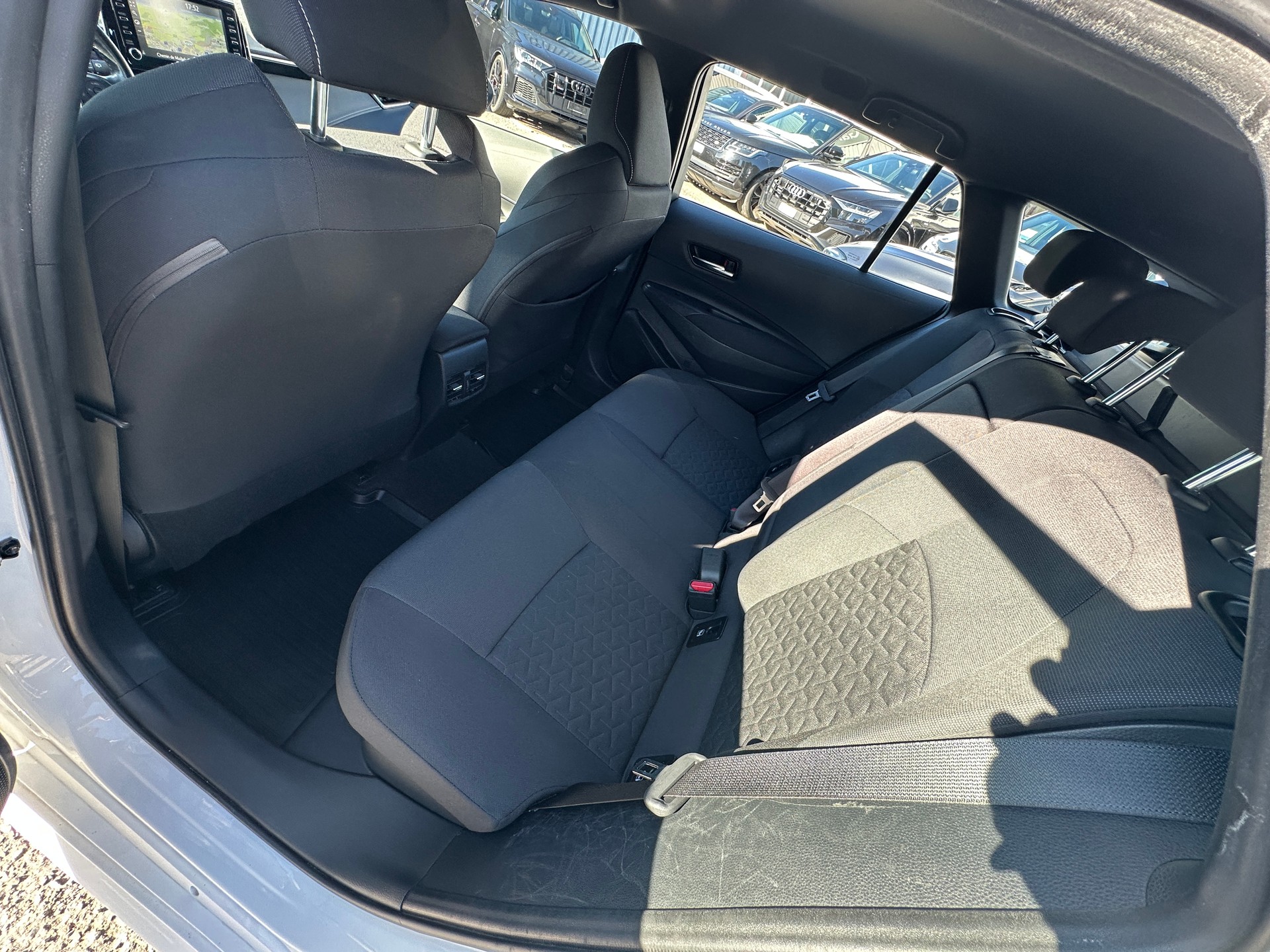 TOYOTA Corolla Touring Sports 1.8 HSD Comfort e-CVT-image-13