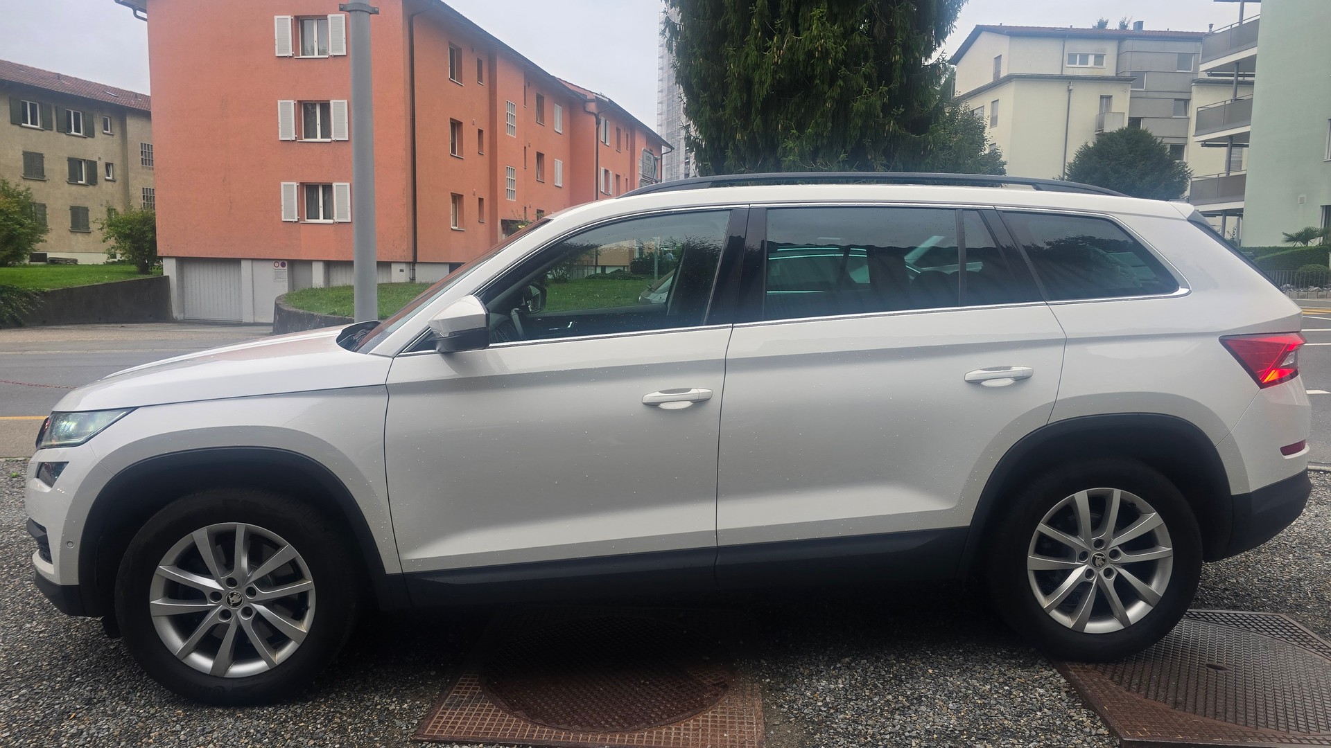 SKODA Kodiaq 2.0 TDI SCR Style 4x4 DSG-showroom-element-3