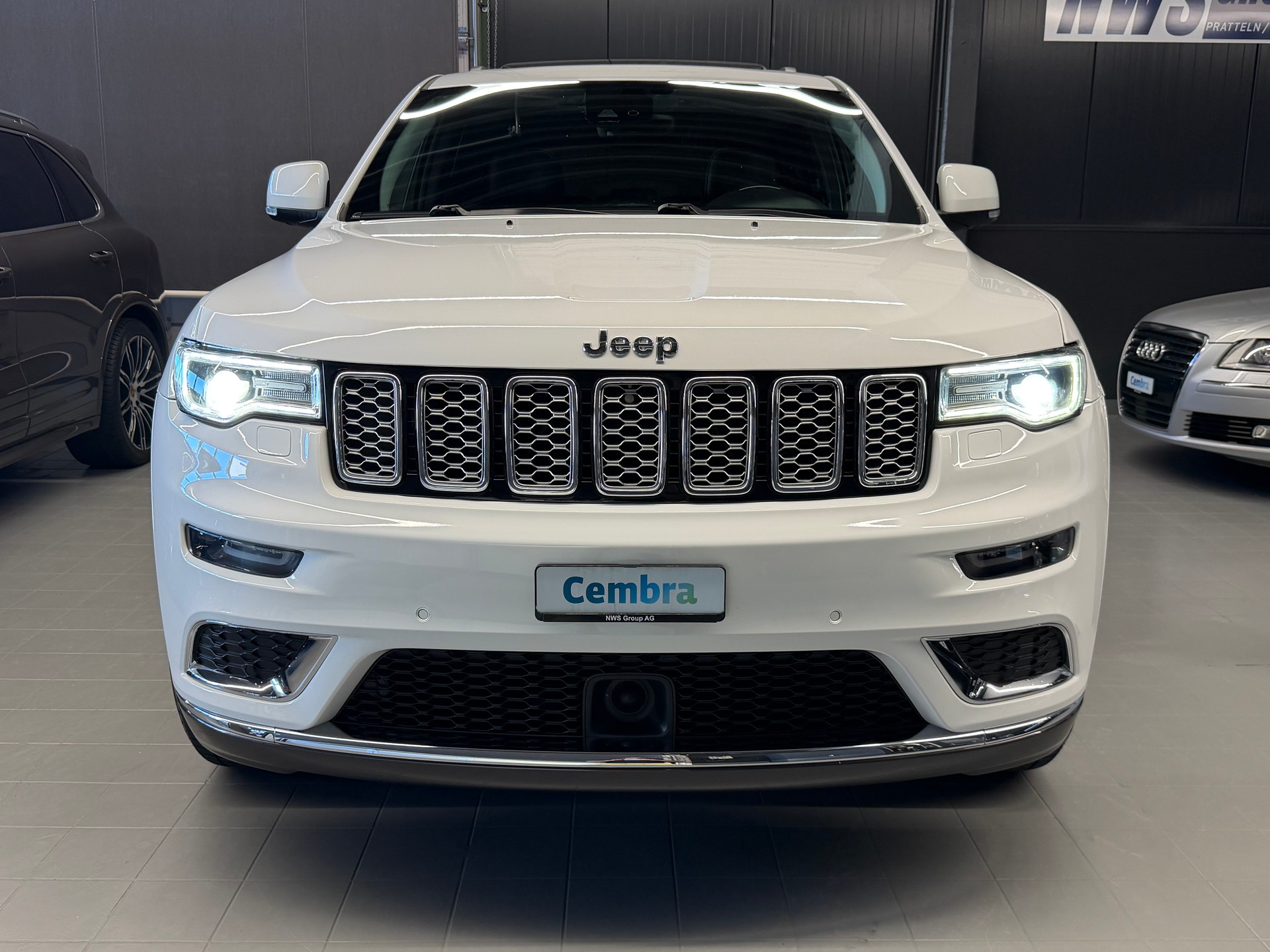 JEEP Grand Cherokee 3.0 CRD Summit Automatic-showroom-element-2
