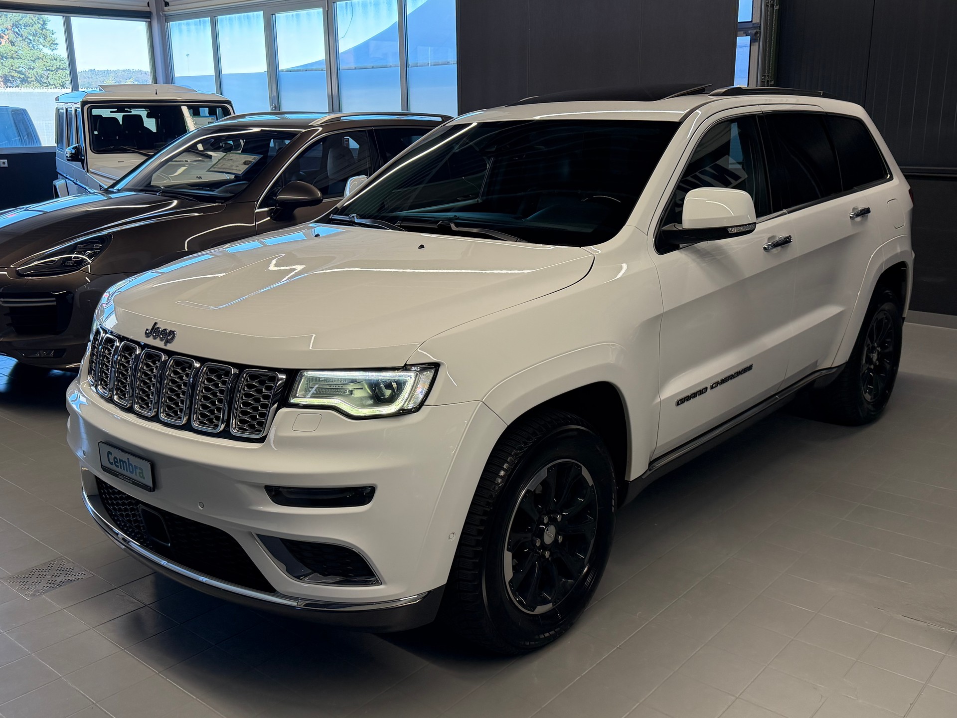 JEEP Grand Cherokee 3.0 CRD Summit Automatic-showroom-element-3