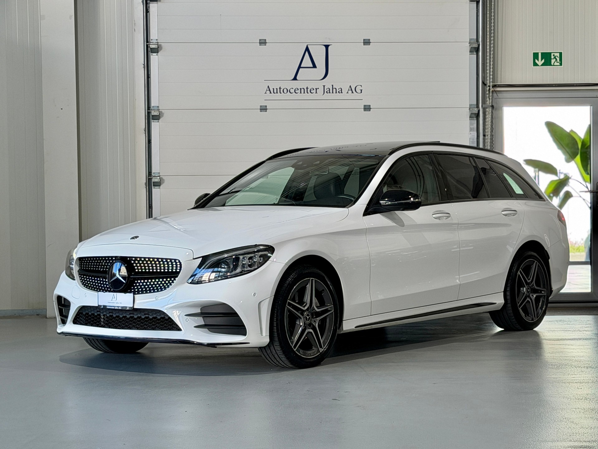 MERCEDES-BENZ C 220 d Swiss Star AMG Line 4M 9G-Tronic (CH)-showroom-element-2