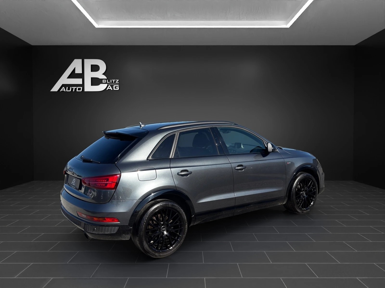 AUDI Q3 2.0 TFSI S-Line sport quattro S-tronic mit 220 PS-image-4