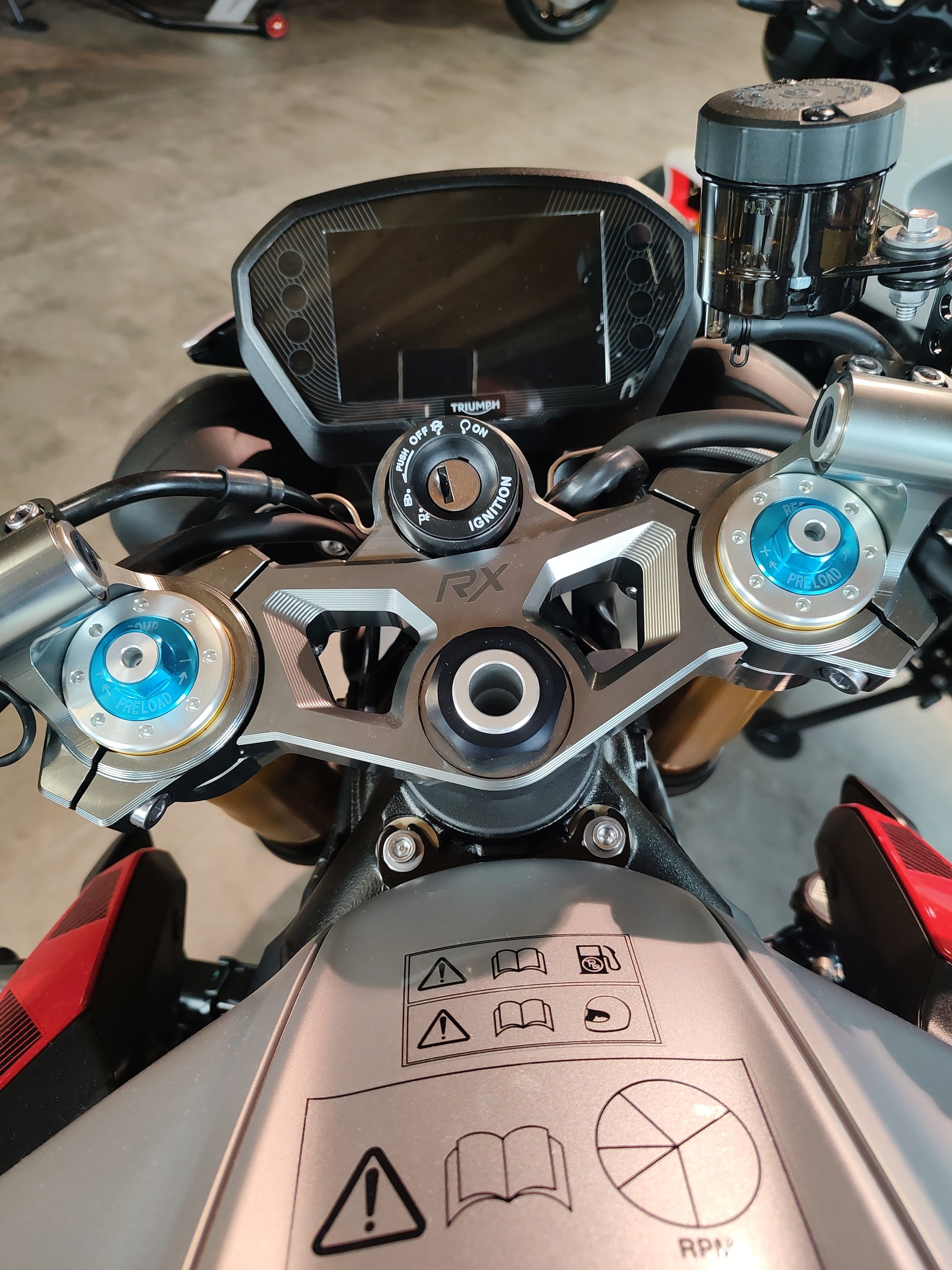 TRIUMPH RX-image-5