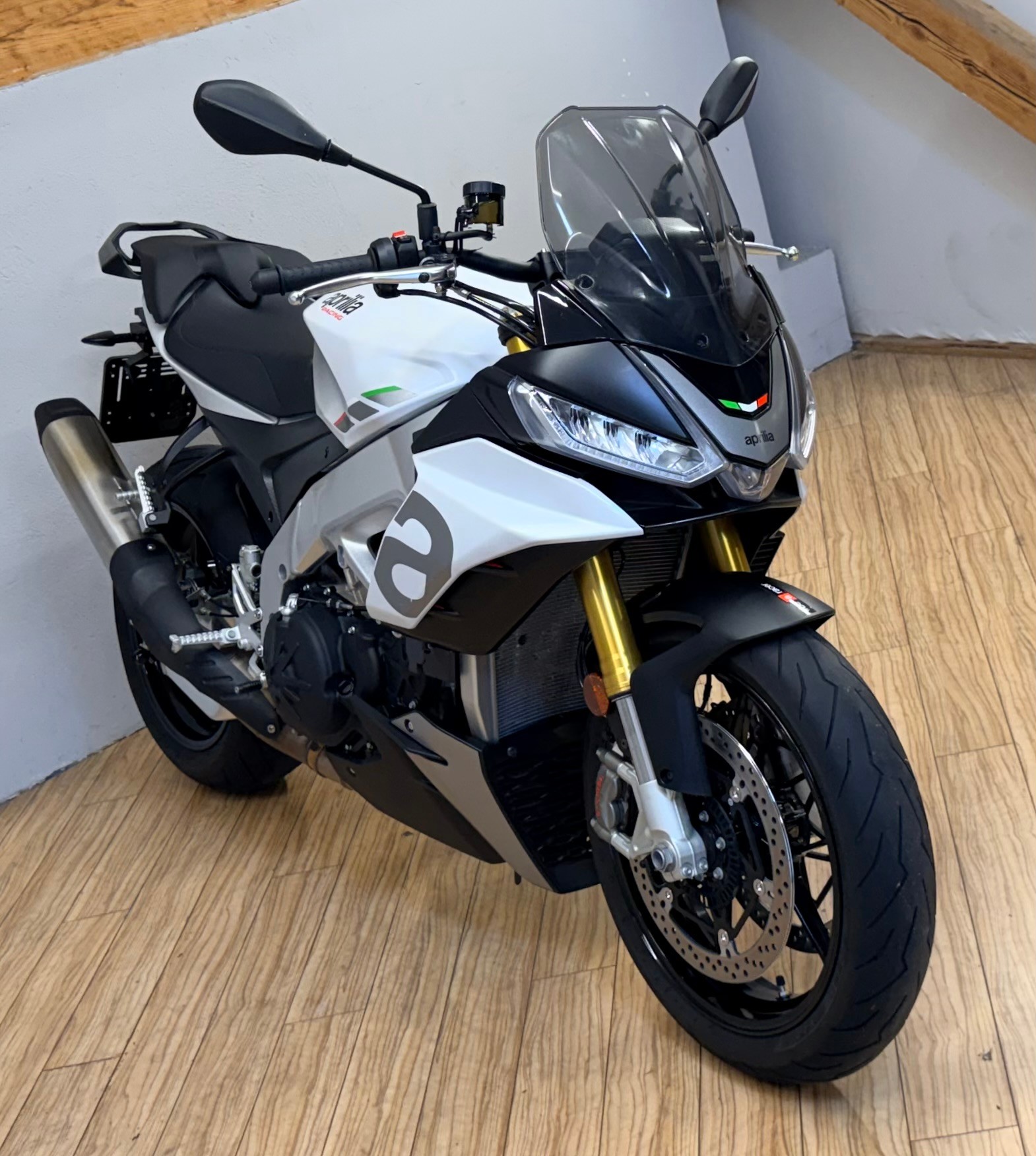 APRILIA Tuono V4 1100-image-0