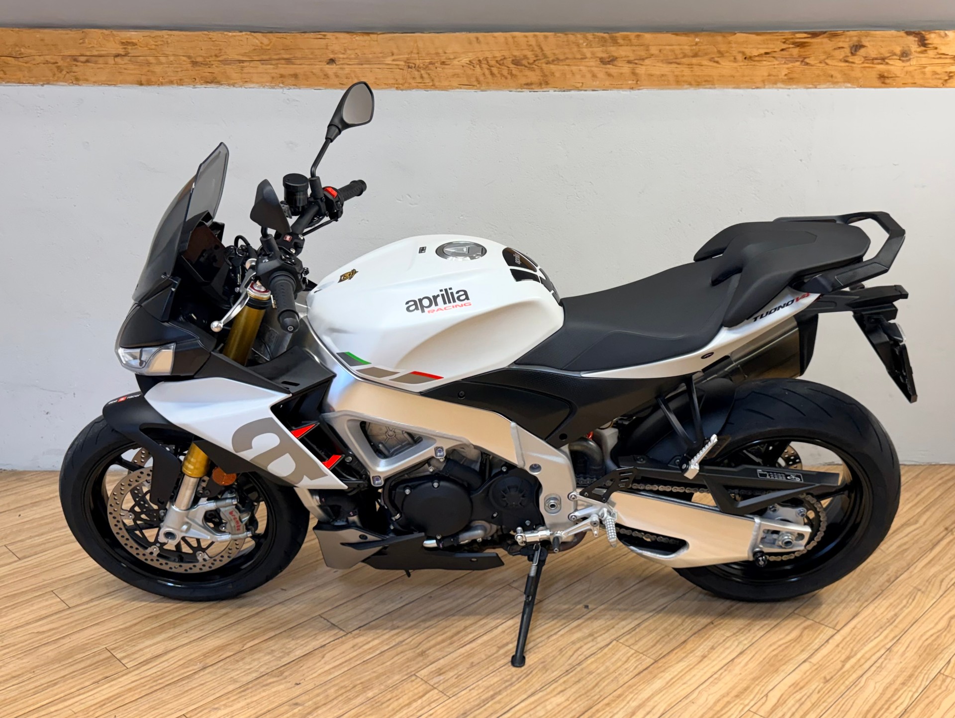 APRILIA Tuono V4 1100-image-4