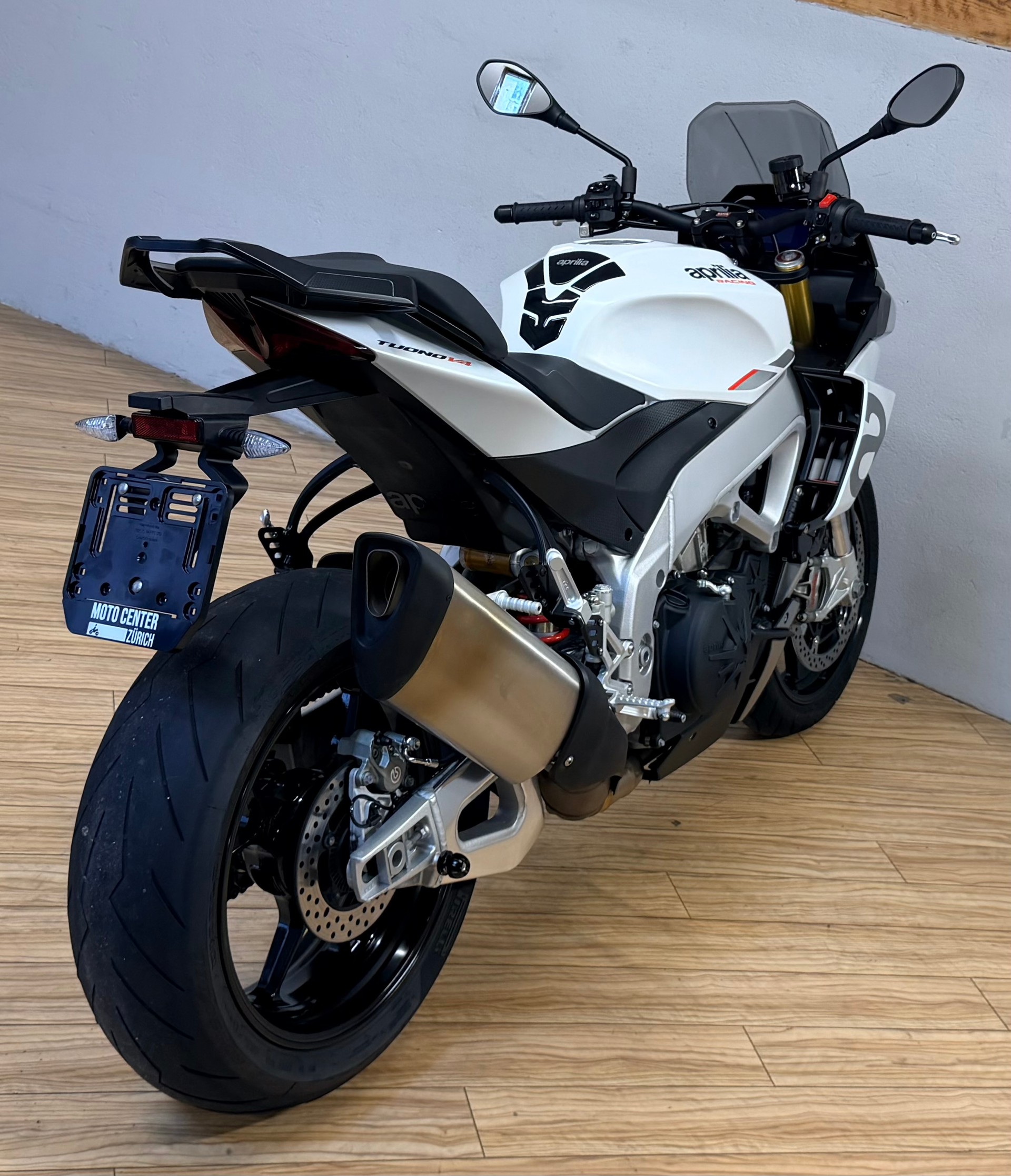 APRILIA Tuono V4 1100-image-1