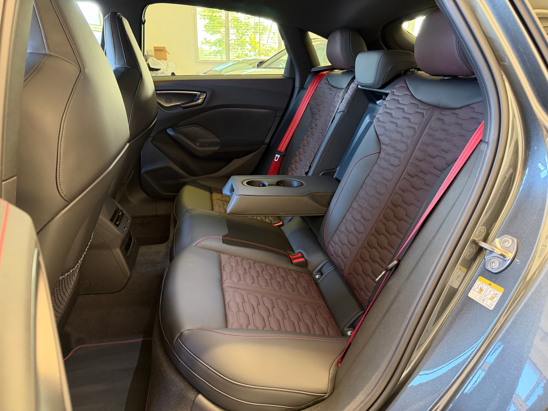 AUDI RS 5 Limousine, CH Typenschein, V-Max Anhebung, Tech pro Paket, Head up Display, OLED-image-16