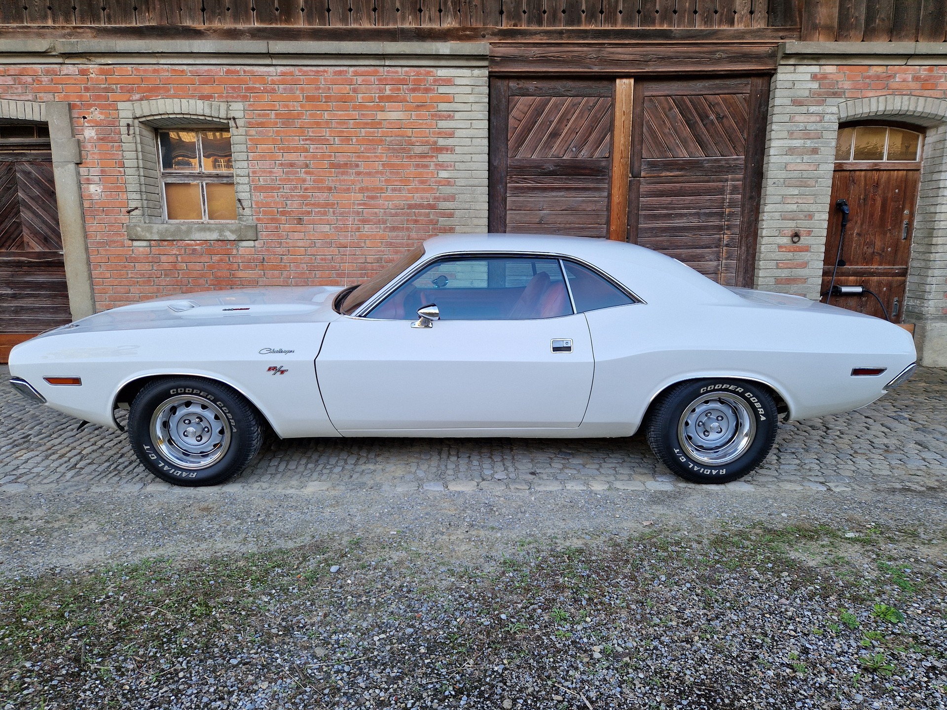 DODGE Challenger R/T-image-1