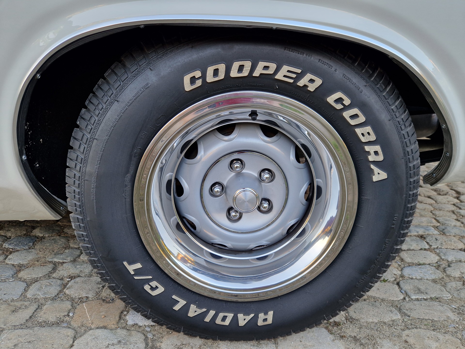 DODGE Challenger R/T-image-12