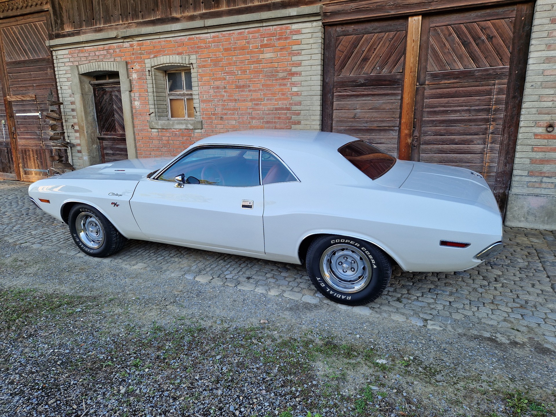 DODGE Challenger R/T-image-2