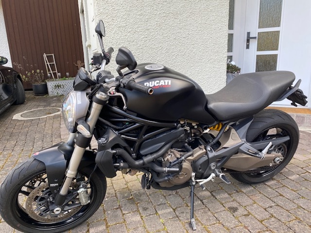 DUCATI Monster 821 Dark-image-2