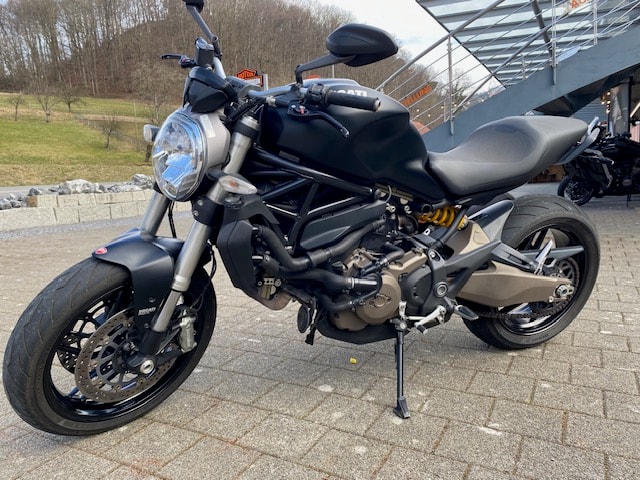 DUCATI Monster 821 Dark-image-8