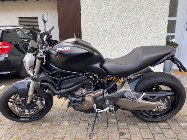 DUCATI Monster 821 Dark-image-4