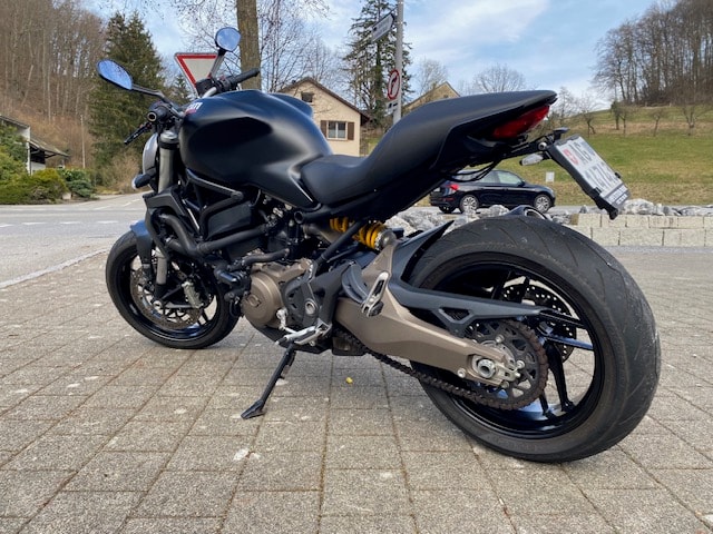 DUCATI Monster 821 Dark-image-9