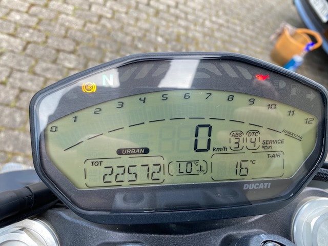 DUCATI Monster 821 Dark-image-5