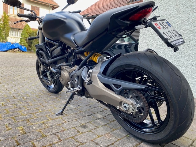 DUCATI Monster 821 Dark-image-6